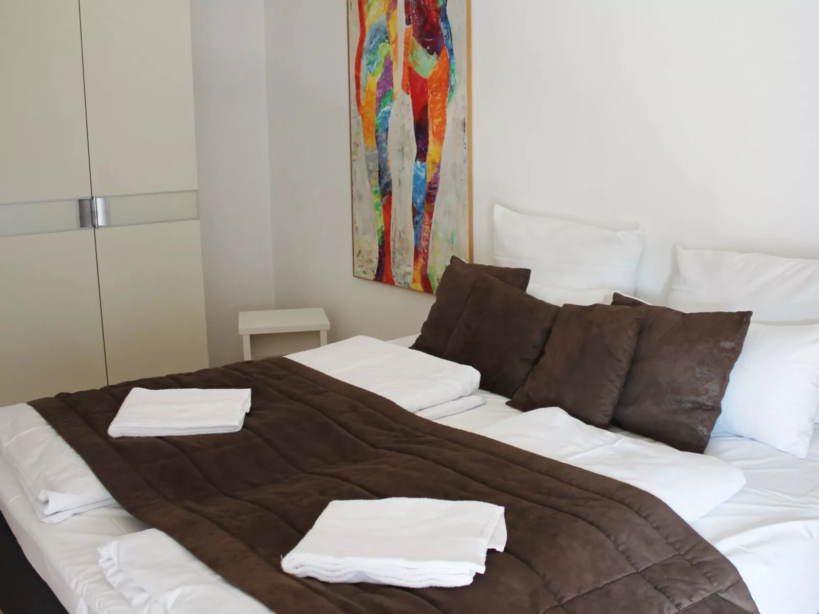 River Residence Regensburg, großzügige Wohnung für bis zu 3 Personen-Drinnen