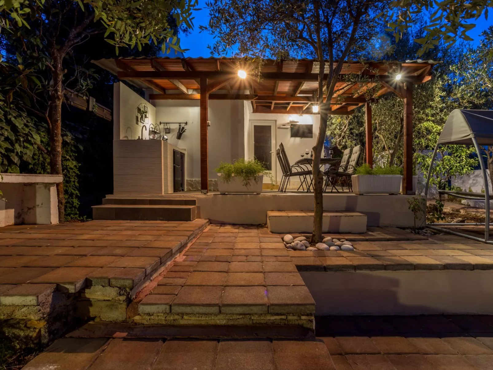 Geräumiges Ferienhaus mit Terrasse und Garten-Dehors