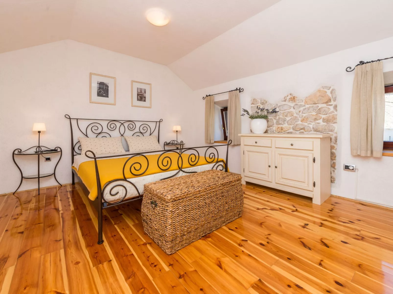 In Sukošan mit Privatem Garten-Dedans