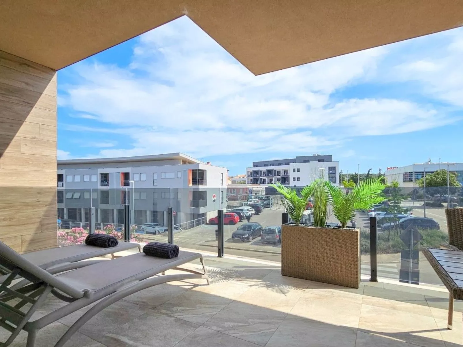 Green Oasis mit Schwimmbad-Dehors