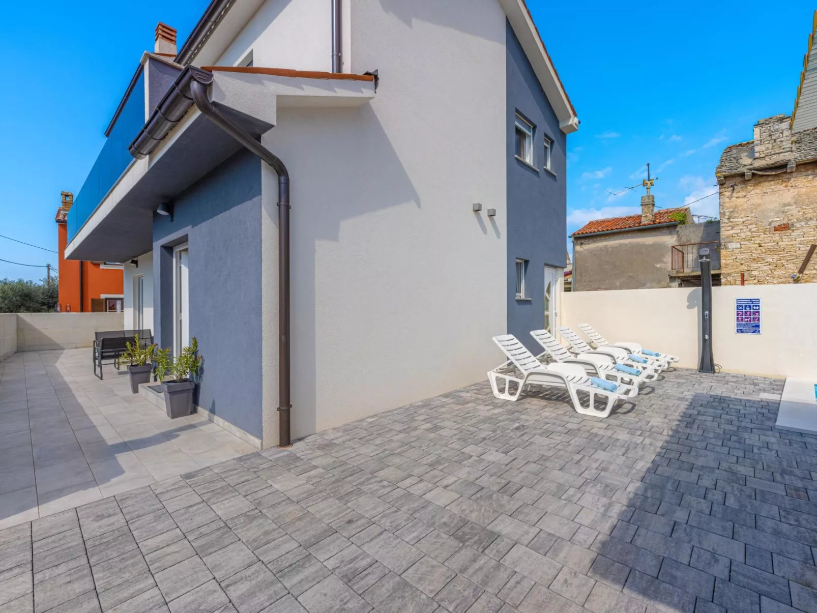 Casa de Rulo-Outside