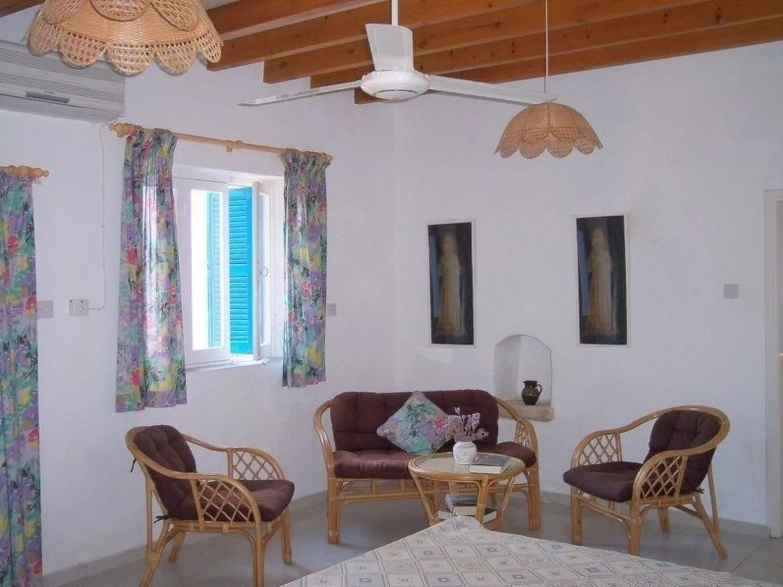 "Iptamena" mit Blick auf das Wasser-Inside