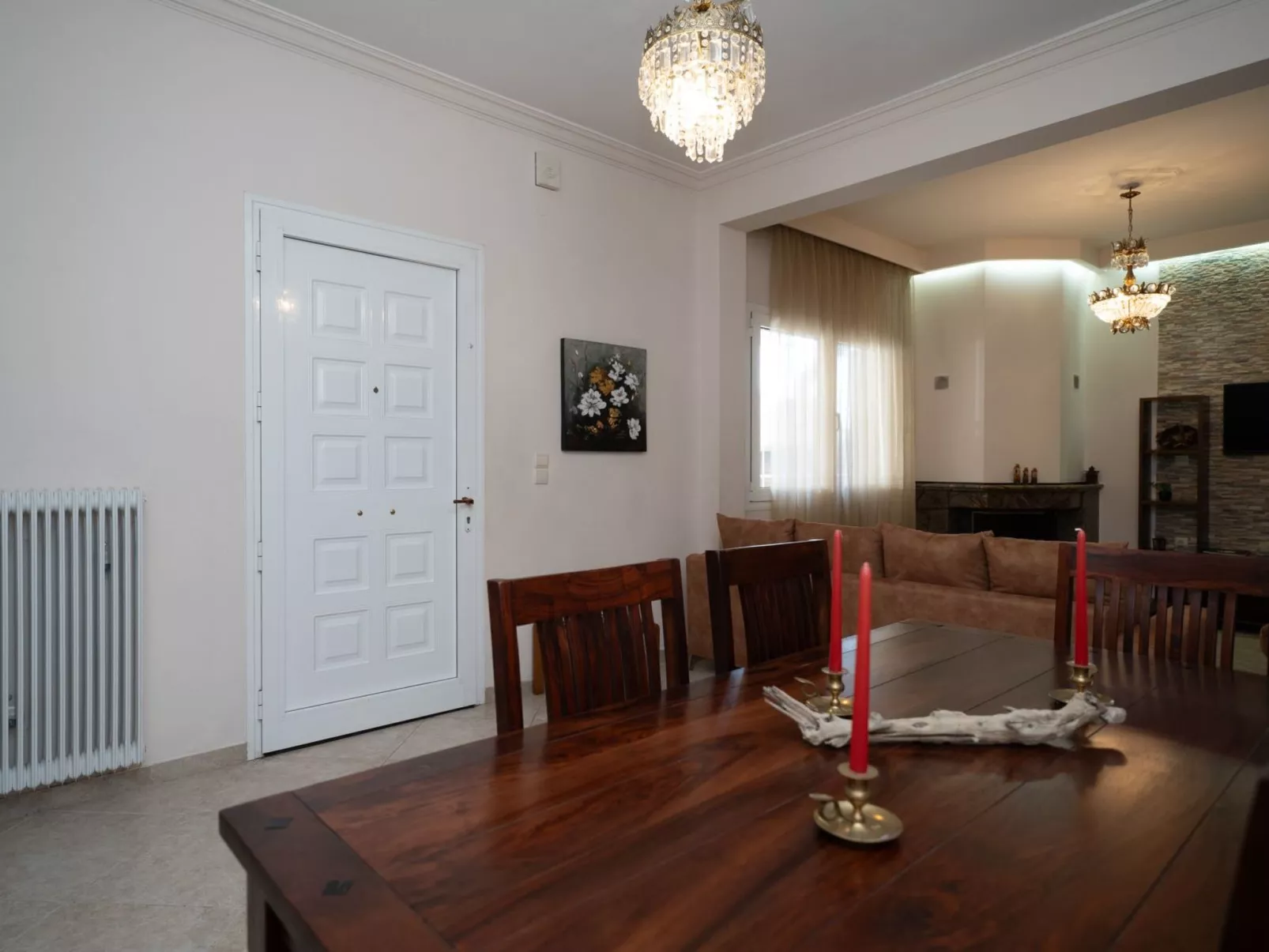 Unknown Accommodation-Dedans