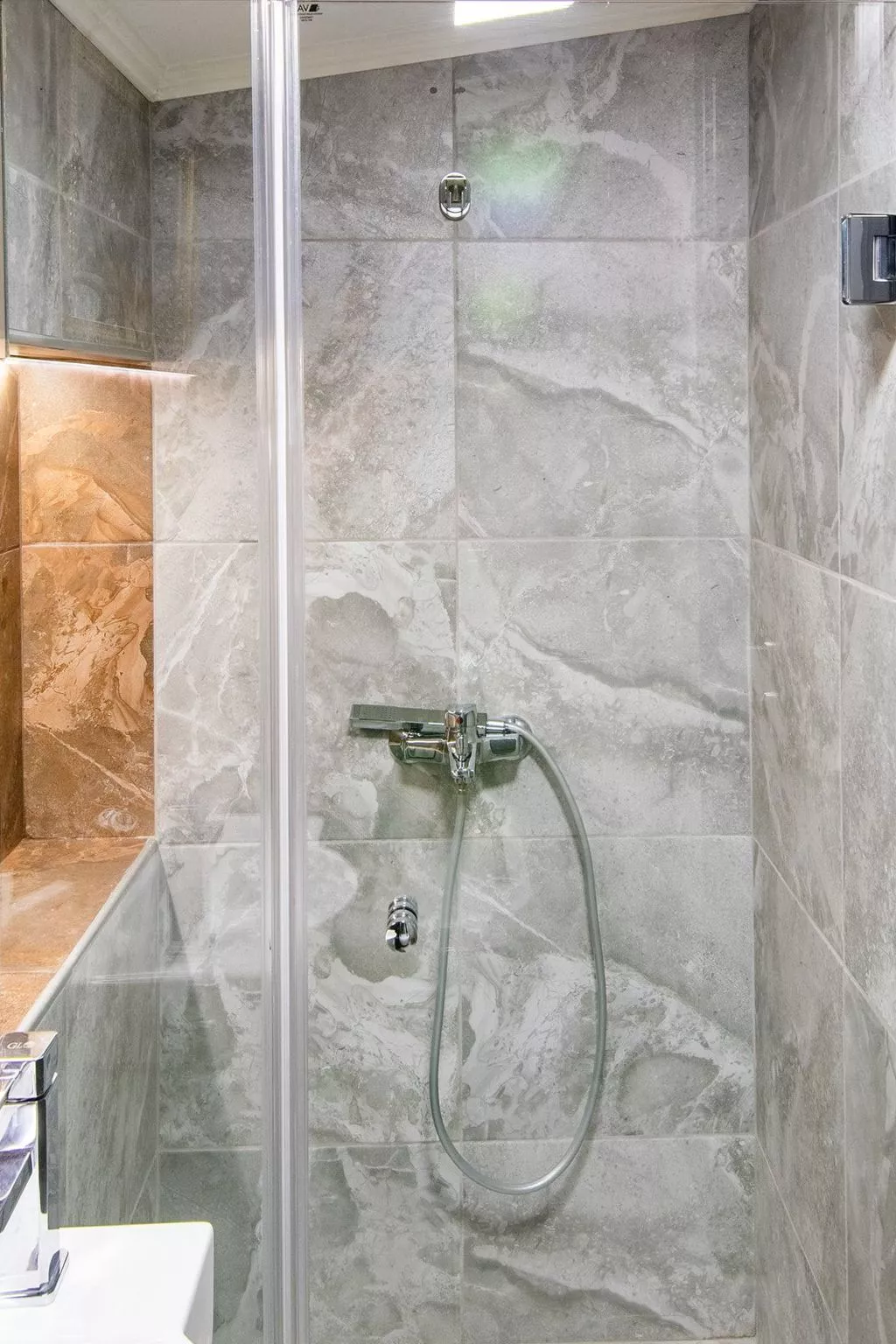 Geräumige Familienvilla, privater Pool und Garten-Dedans