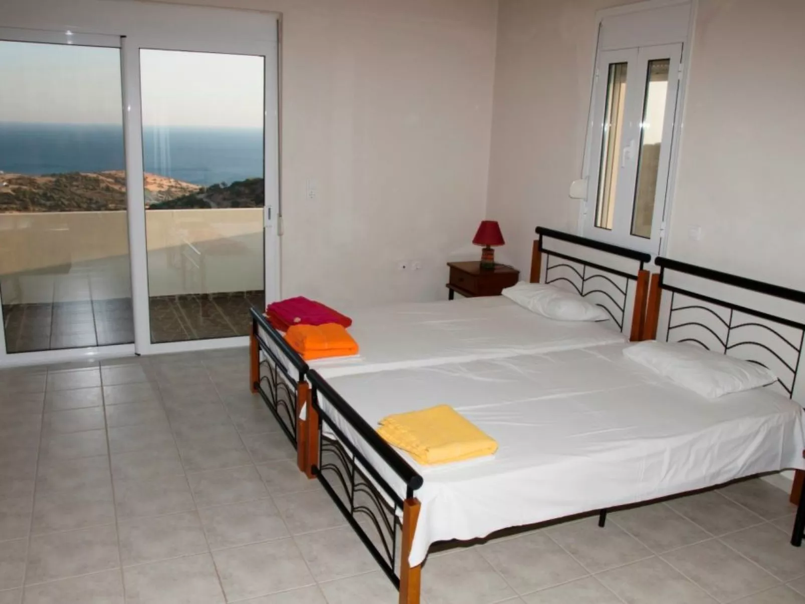 Paterakis Studios Triopetra-Dedans