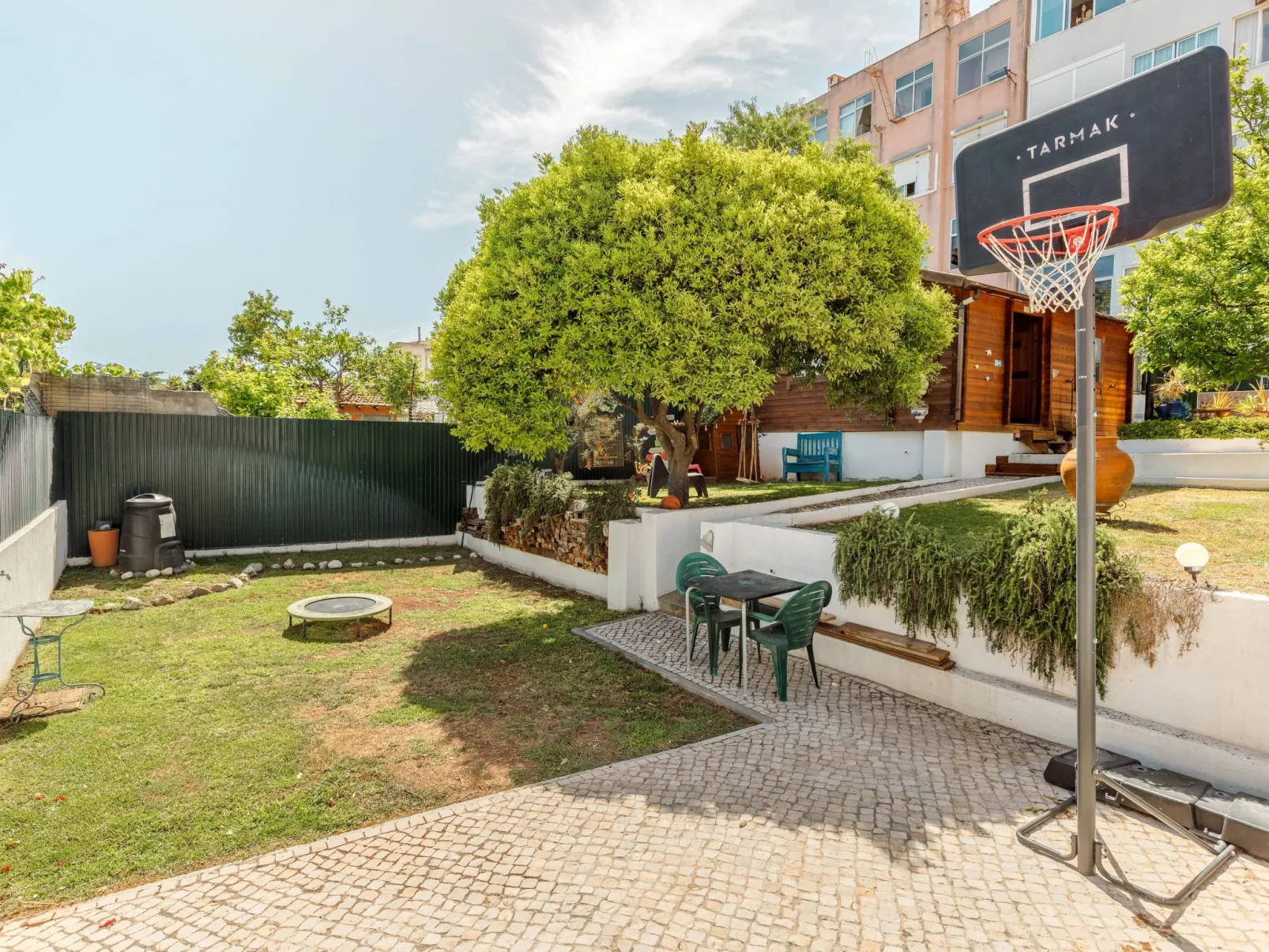 In Algés mit Kleinem gemeinsamem Pool - Image-tags.info