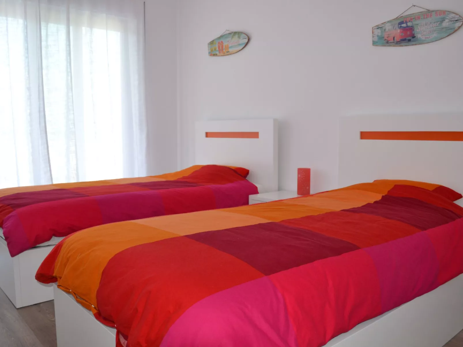 Neue moderne Villa mit privatem Pool-Dedans