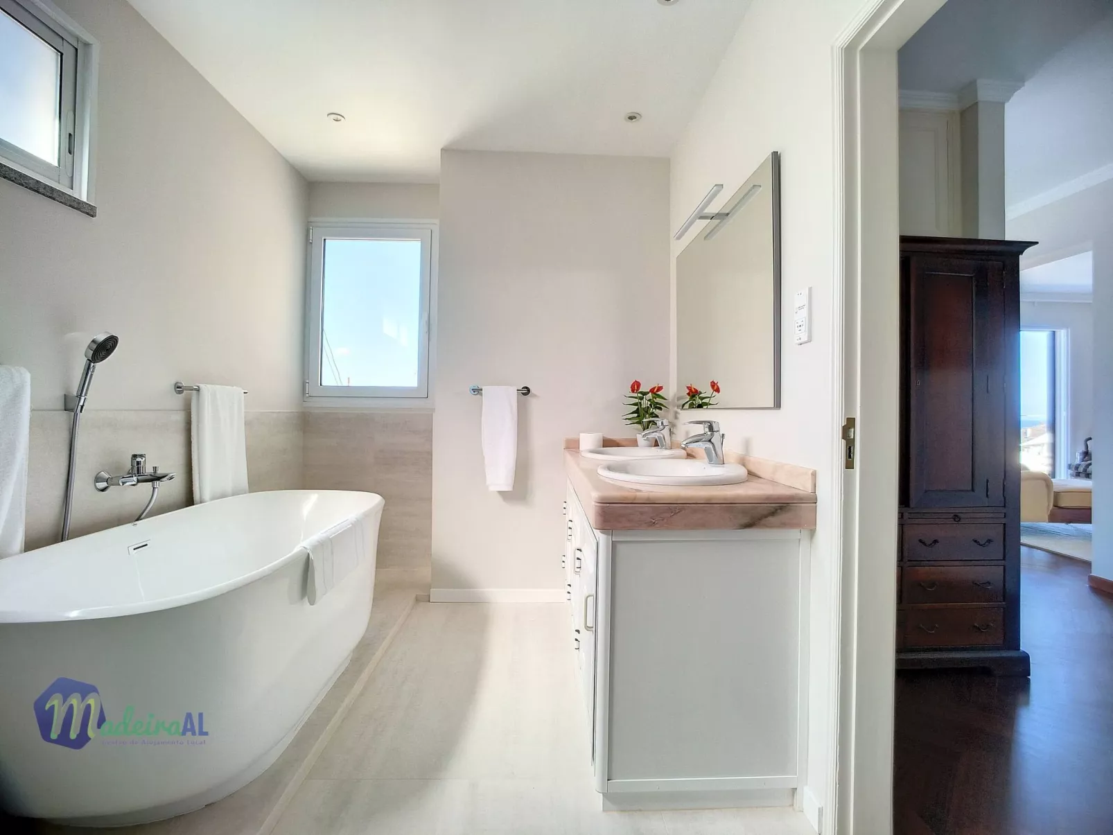 PEARLS BEACH VILLA-Inside