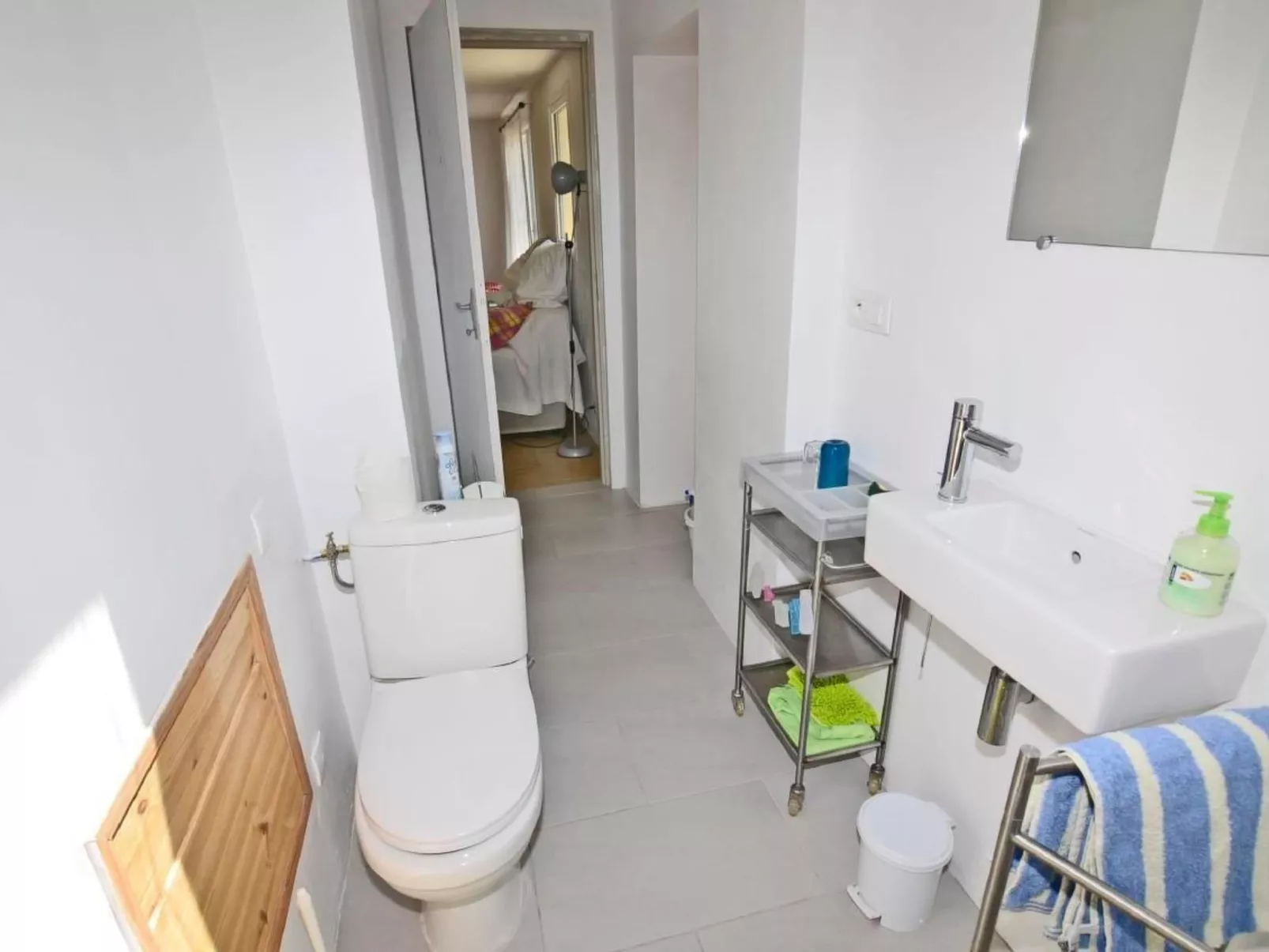 Die kleine Zikade-Dedans