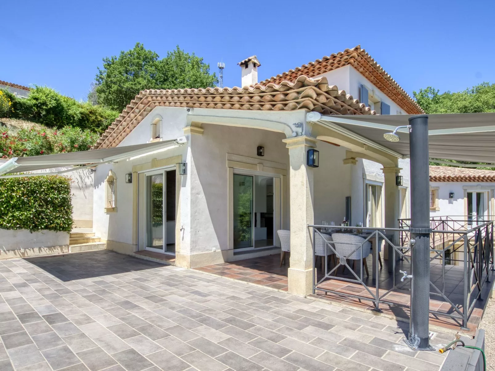 Villa St. Julian-Dehors