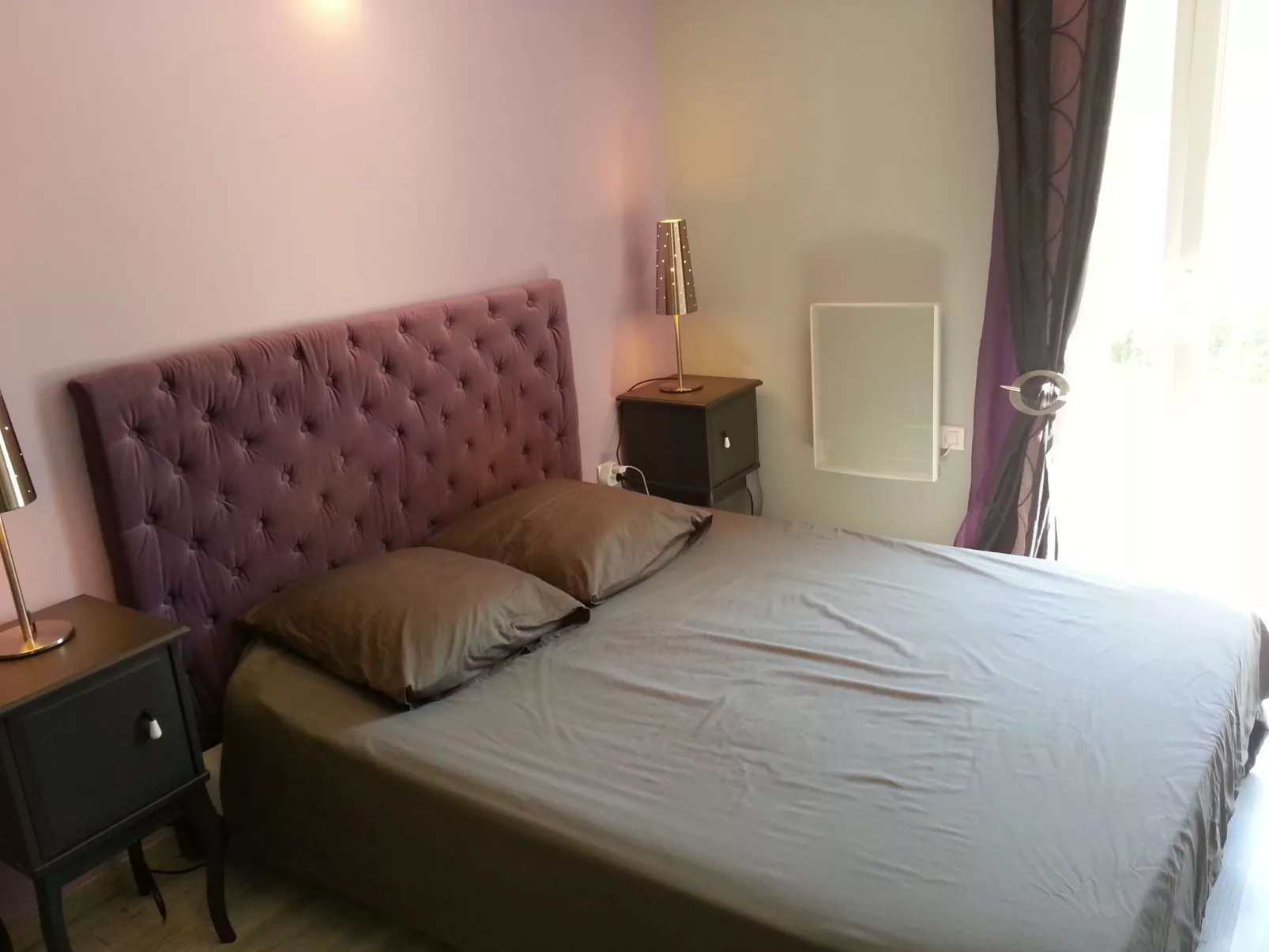 Mit eigenem Pool-Drinnen