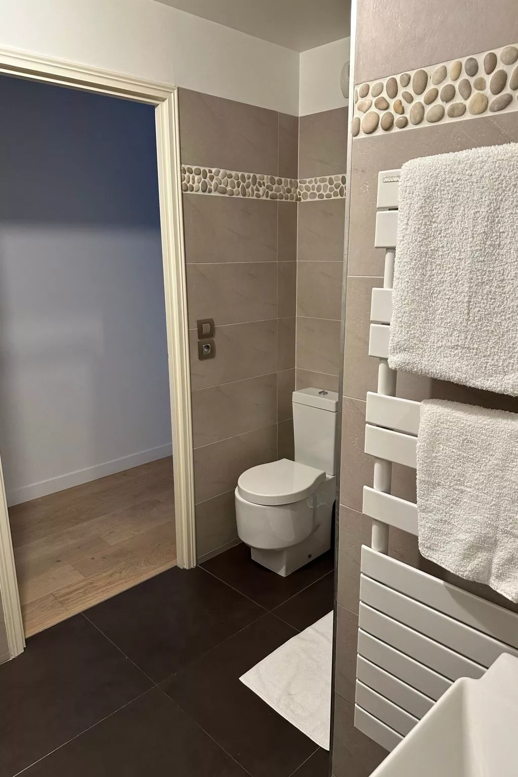 Wohnung "Paris 17" mit Balkon-Drinnen