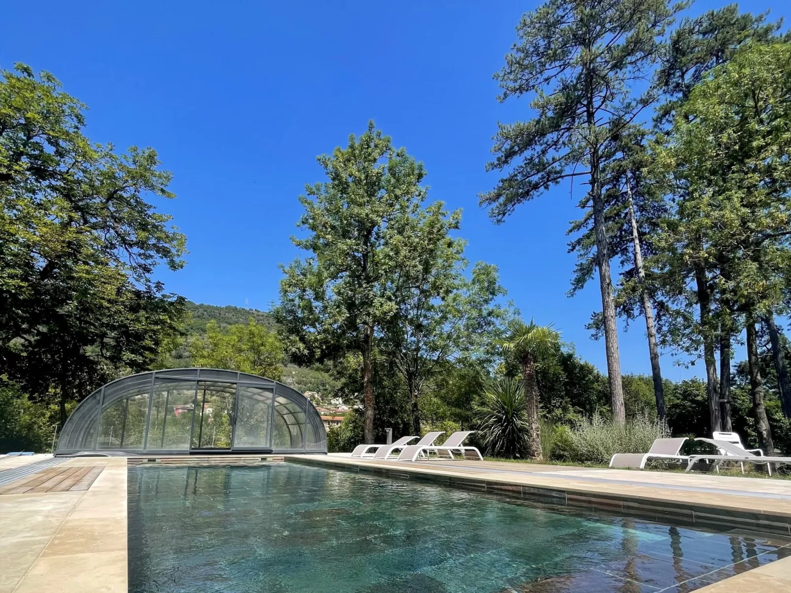 Ecolodge 4 pers mit Spa-Draußen