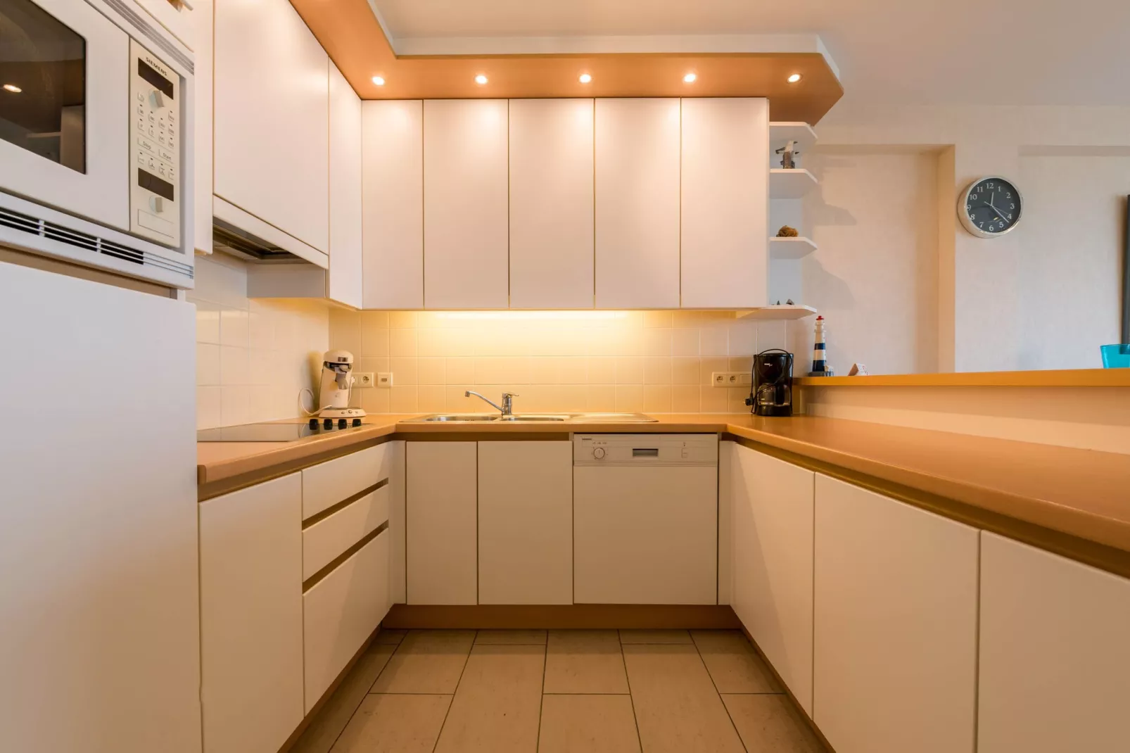 Les Petrels 502P-Kitchen