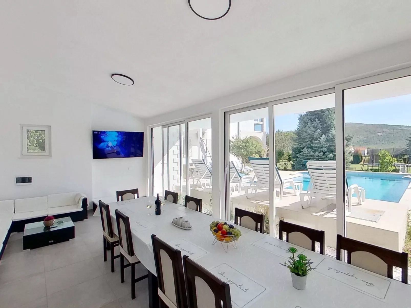 Anwesen "Villa Almas, Sauna, Fitnessraum, Multisport-Inside