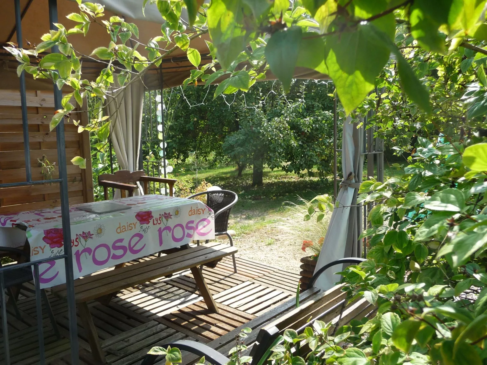 Domaine "Chez Marianne" mit Privatparkplatz-Draußen