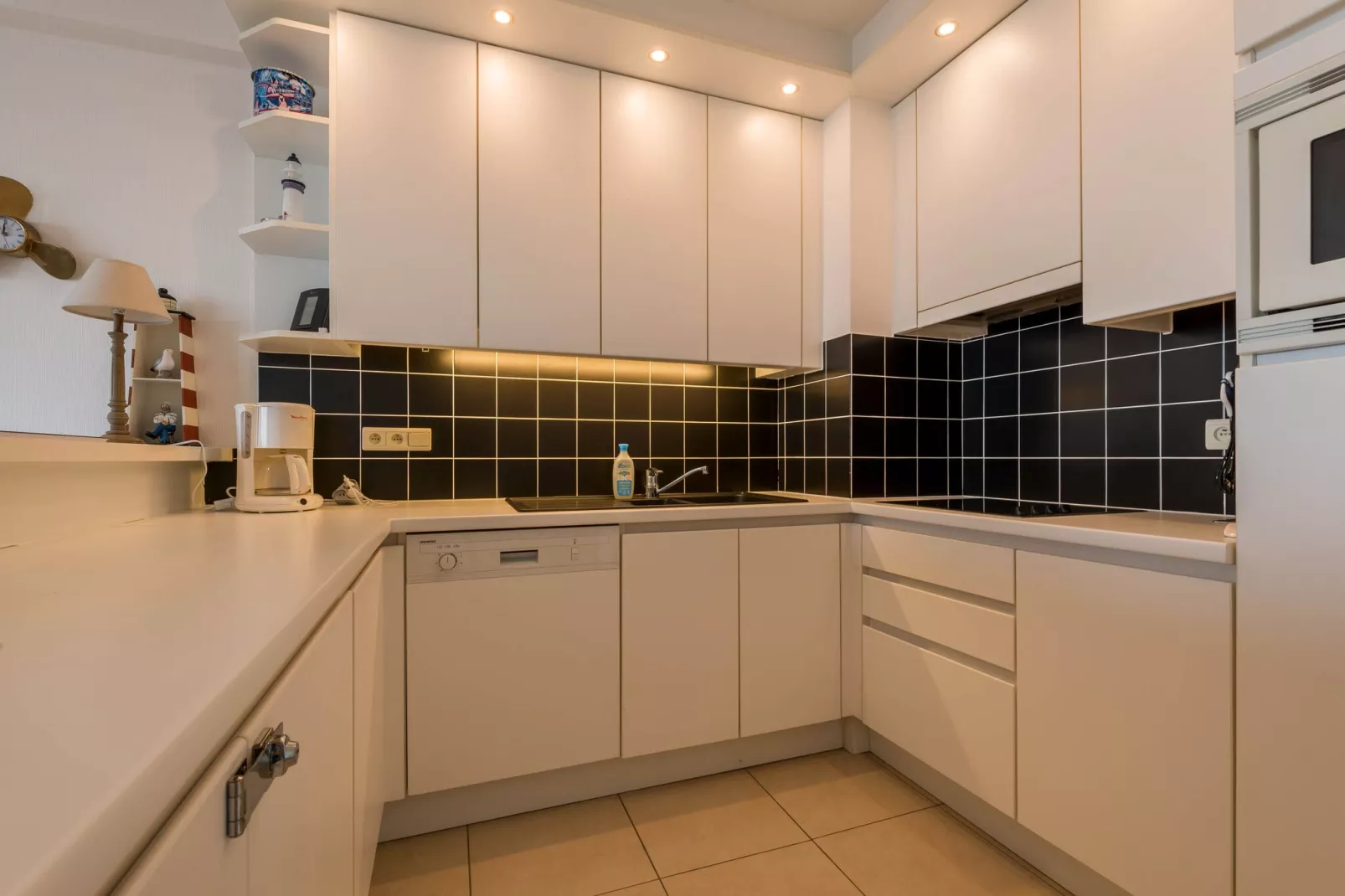 Les Petrels 601G-Kitchen
