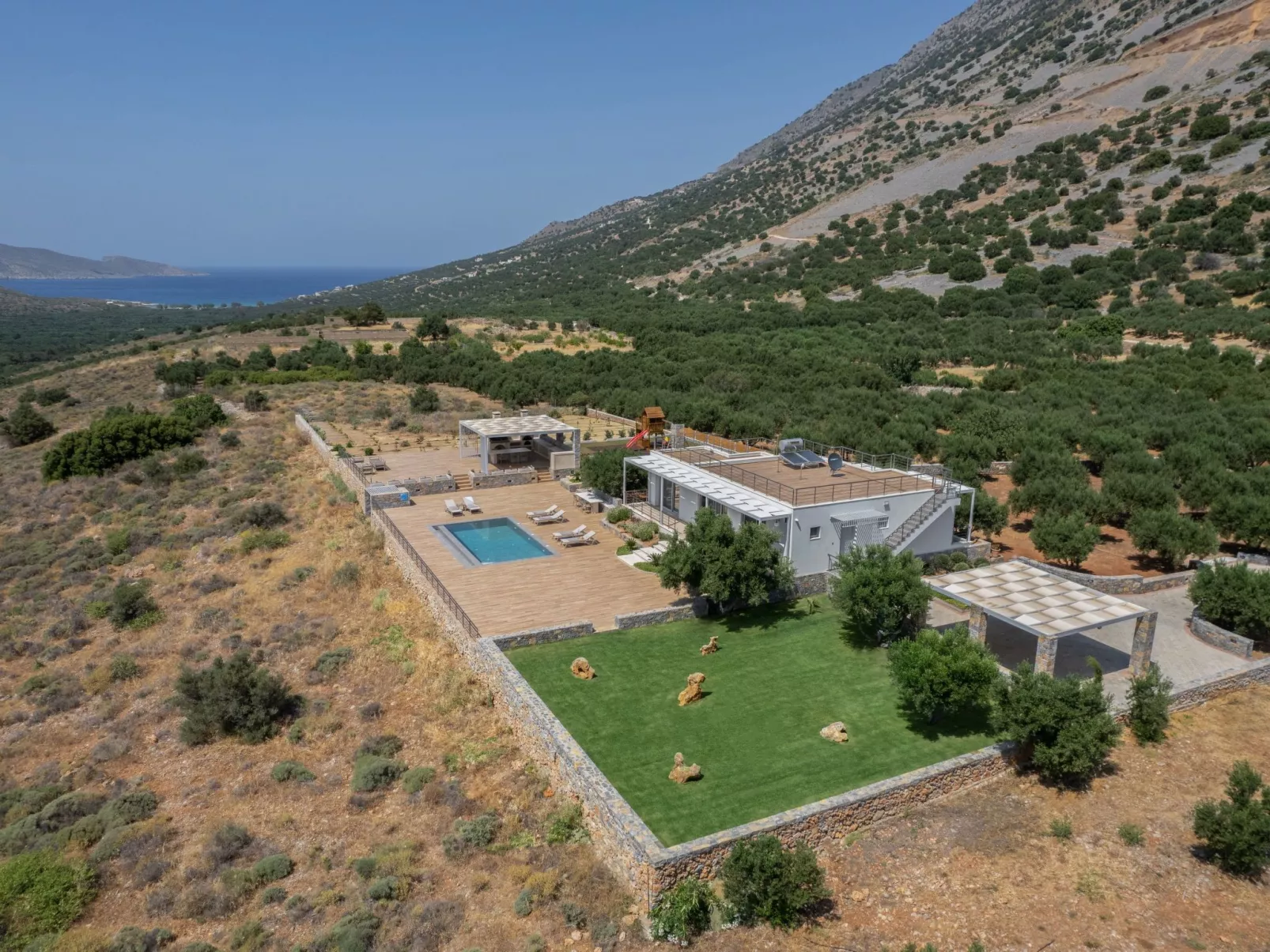 Villa mit Grillplatz und privatem beheiztem Pool-Dehors