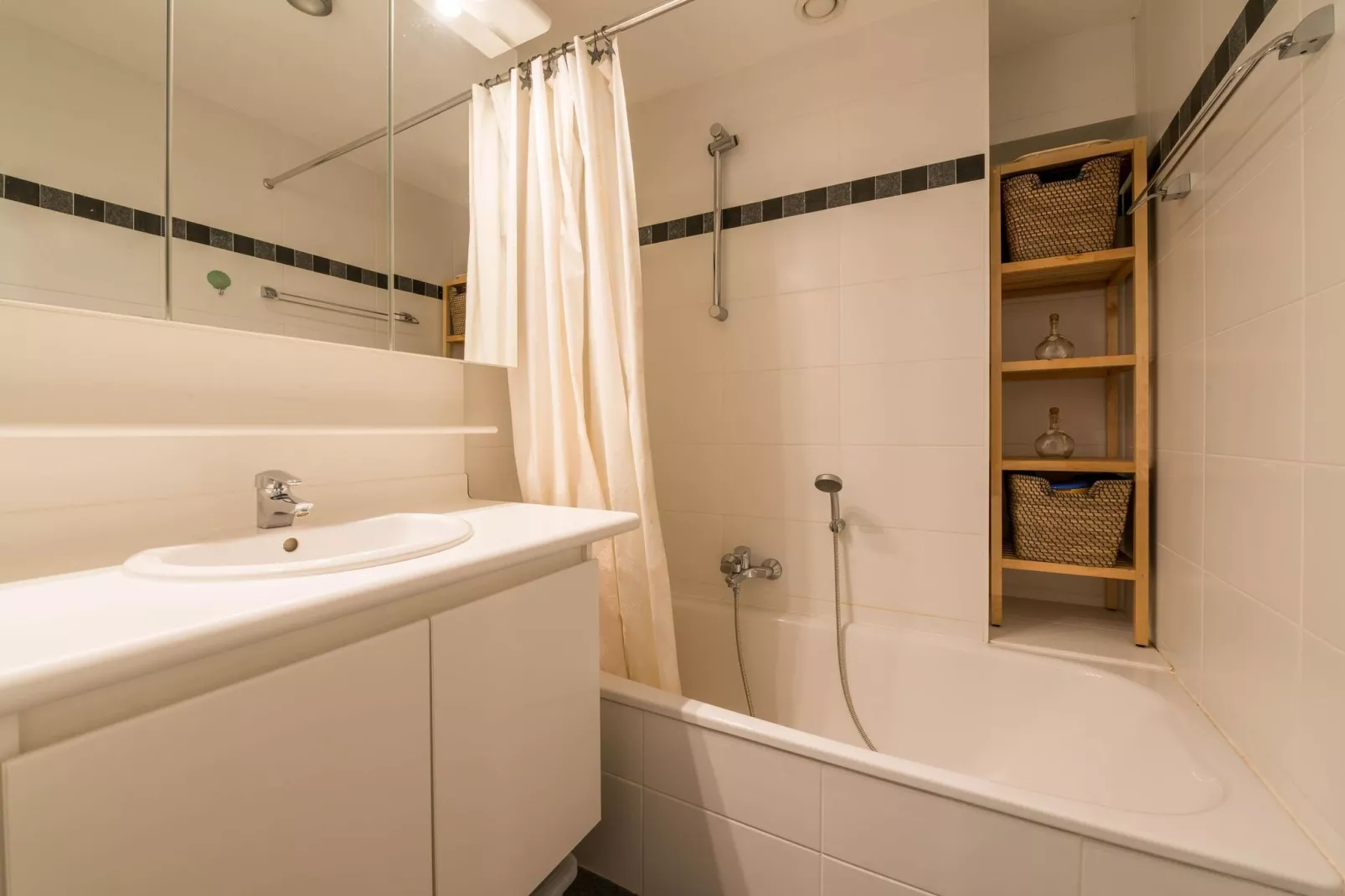 Les Petrels 601G-Bathroom