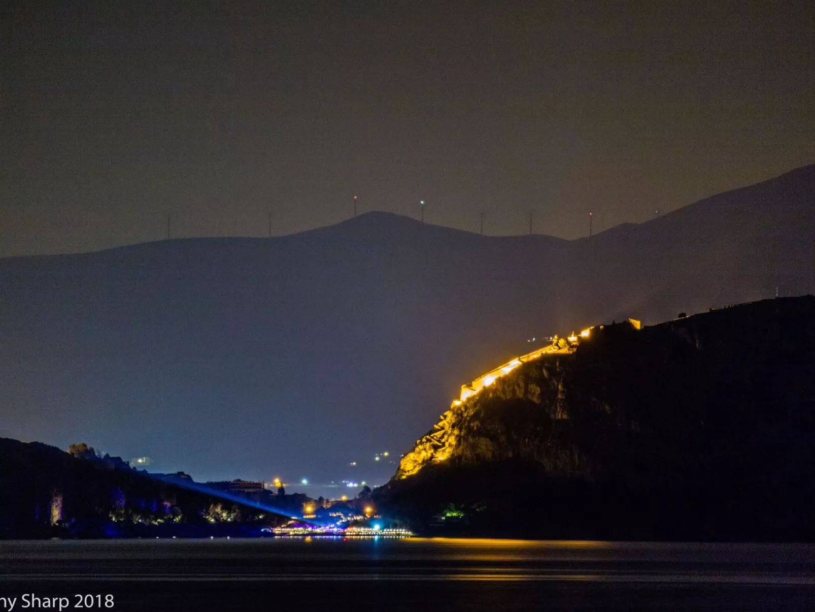 Schöne Ferienwohnung mit Meerblick in Kiveri-Dehors