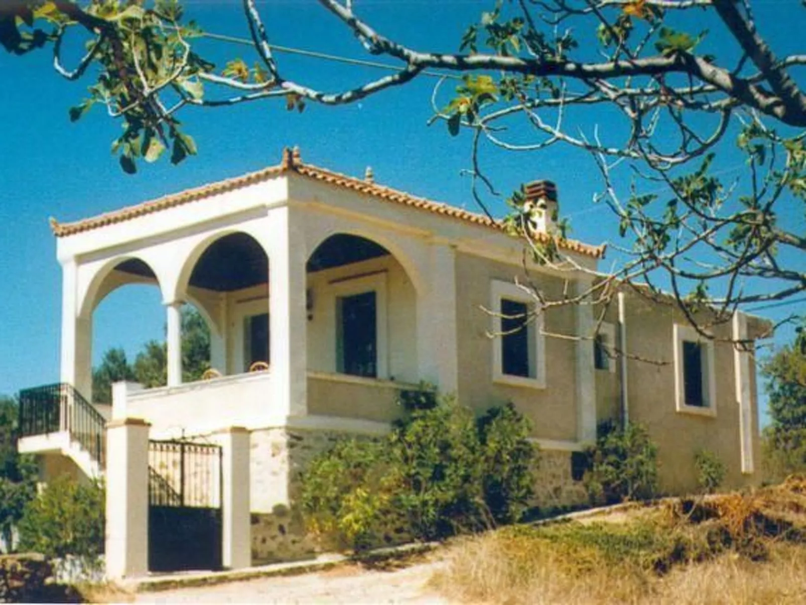 Spiti Limnos, idyllisch gelegen im Orangenhain-Draußen