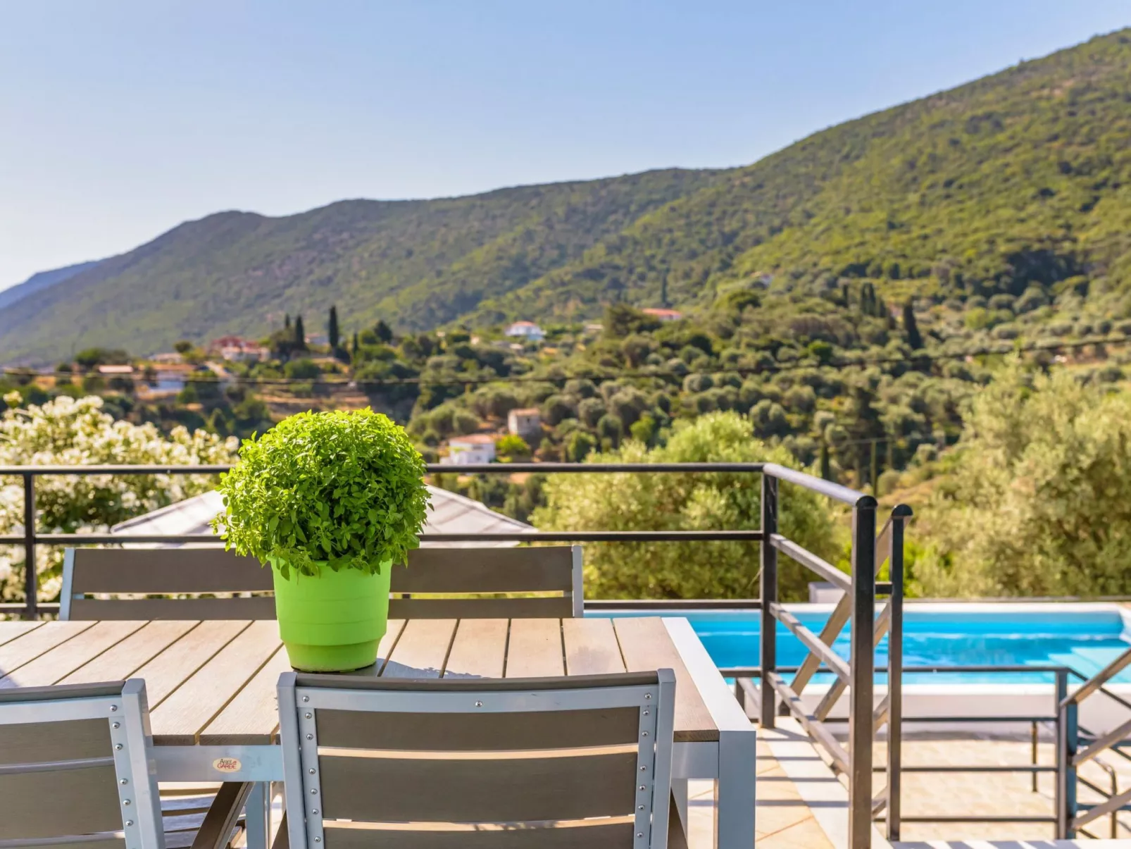 "Blue Villa"-Draußen