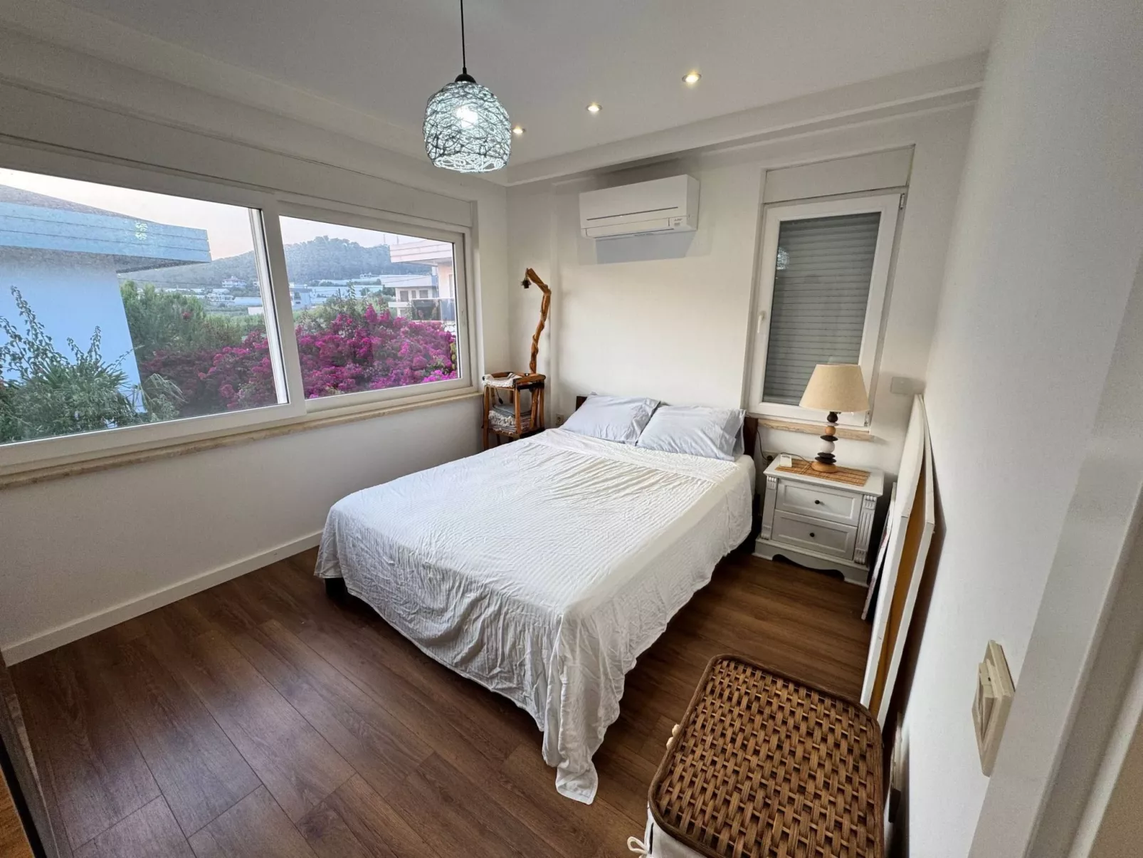 Genießen Sie Ihre sonnige Reise mit "NarVilla"-Image-tags.info