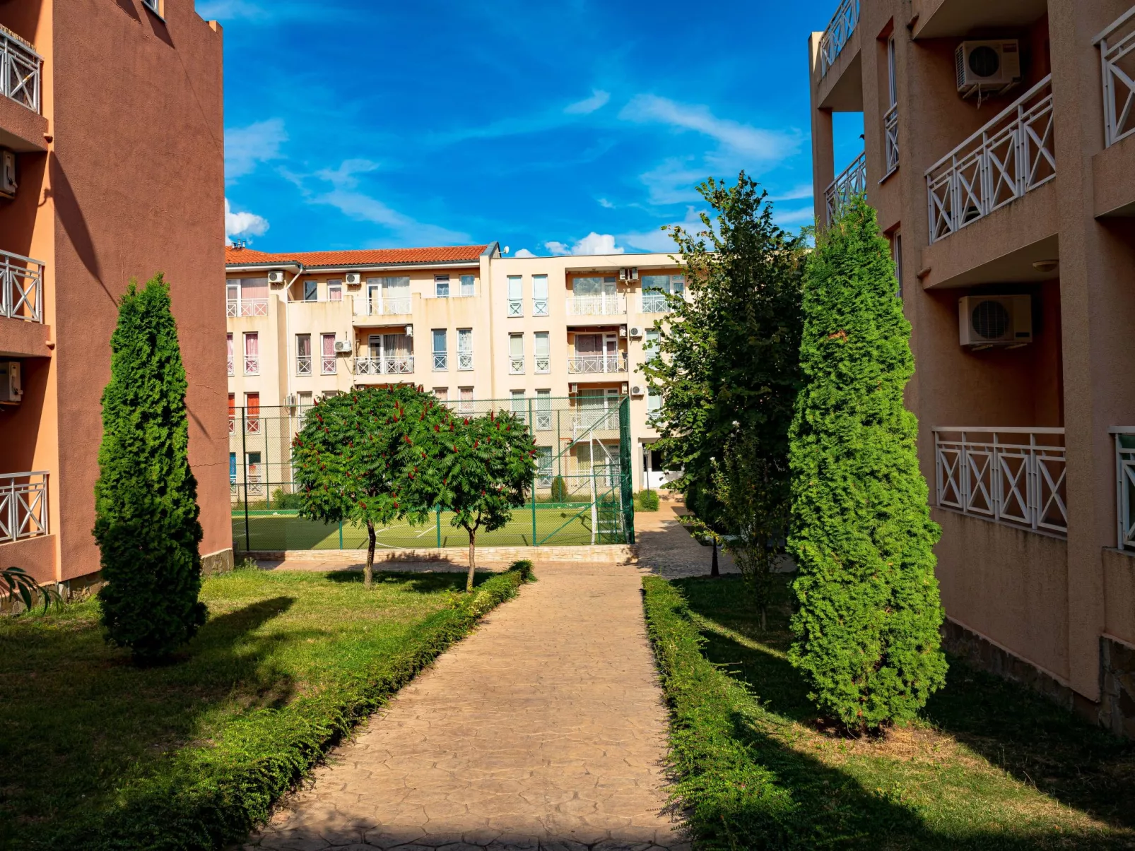 Menada - Sonnentag 6 - Modernes Studio - Draußen