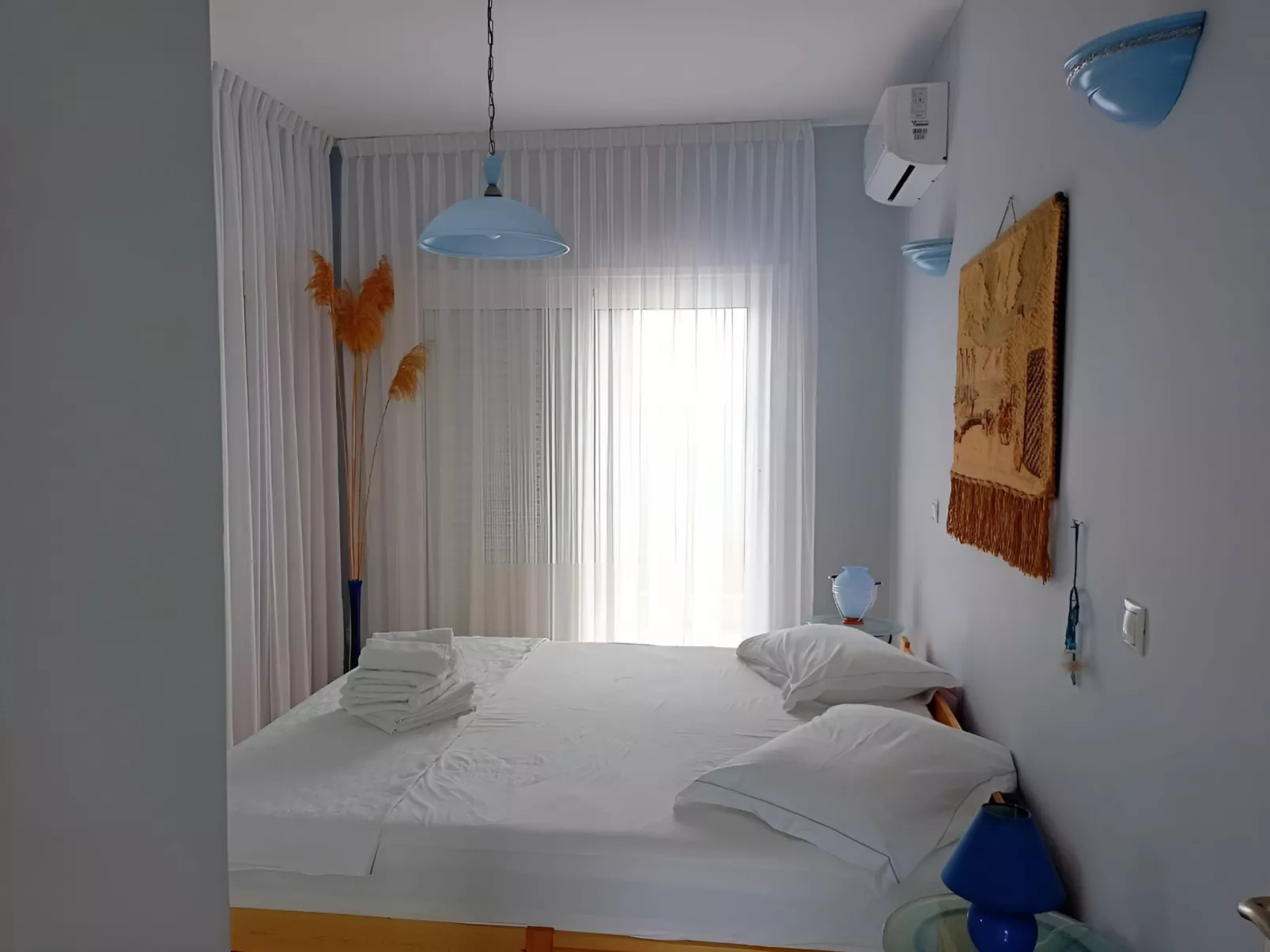 Anwesen "Villa Livadia" mit Infinity-Pool-Dedans