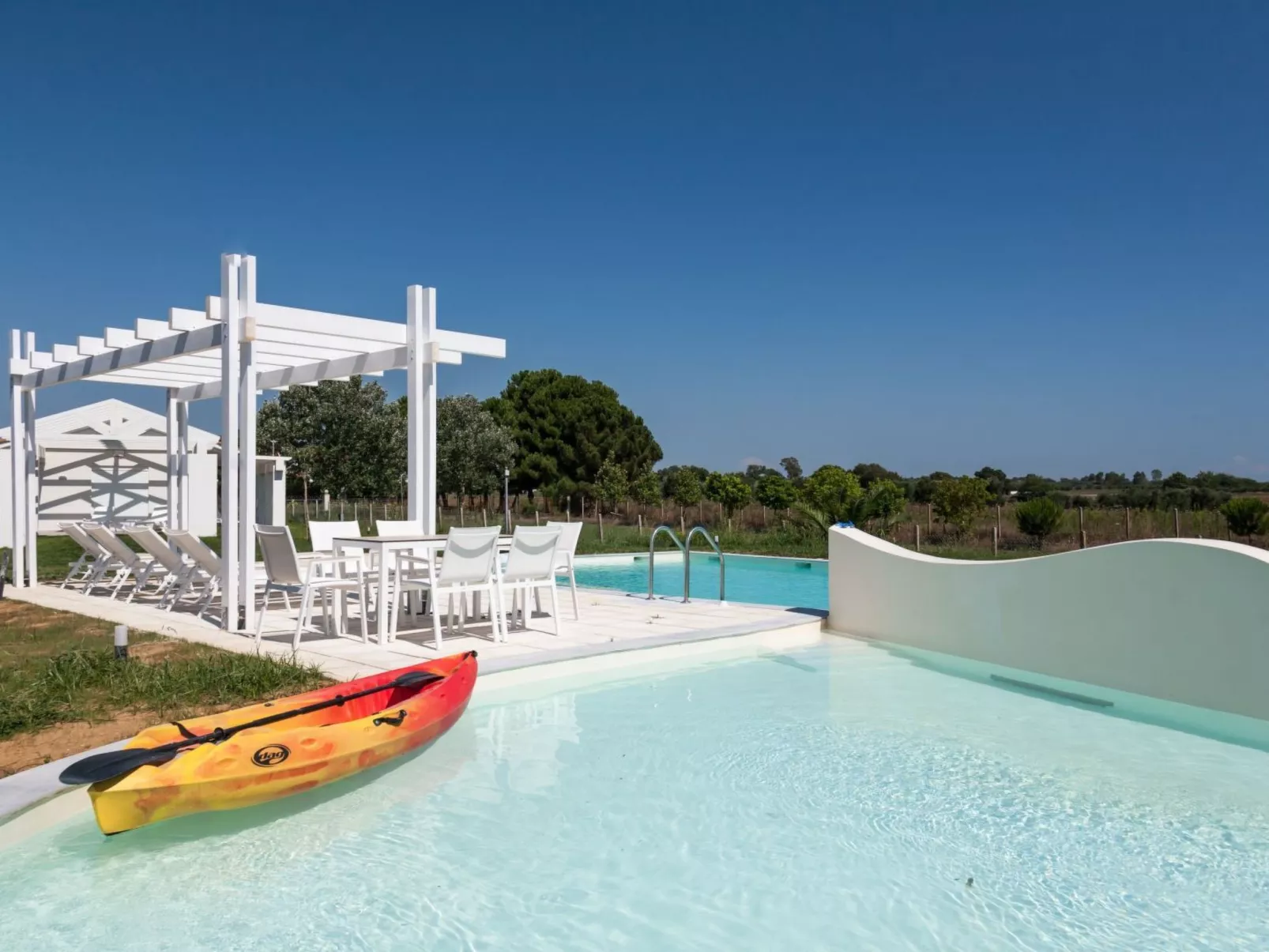 White Villas PPV-Outside