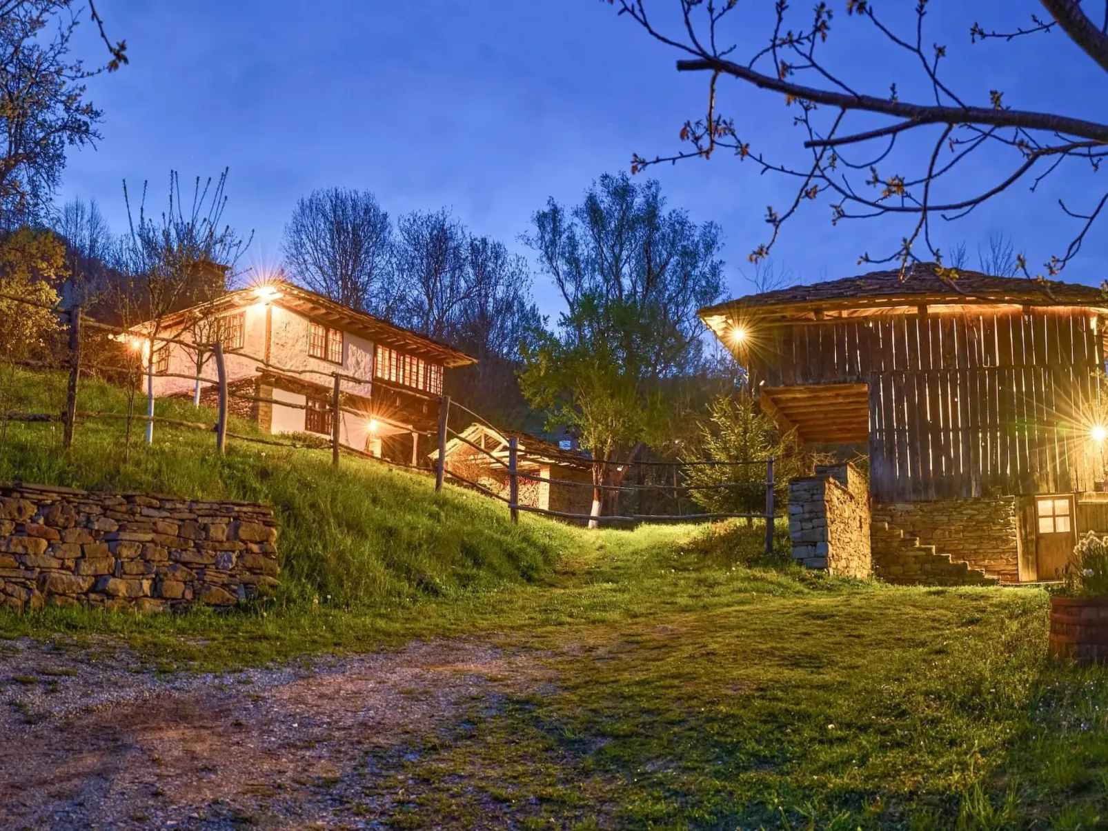 Authentisches Haus mit Bergblick - Karashka-Image-tags.info