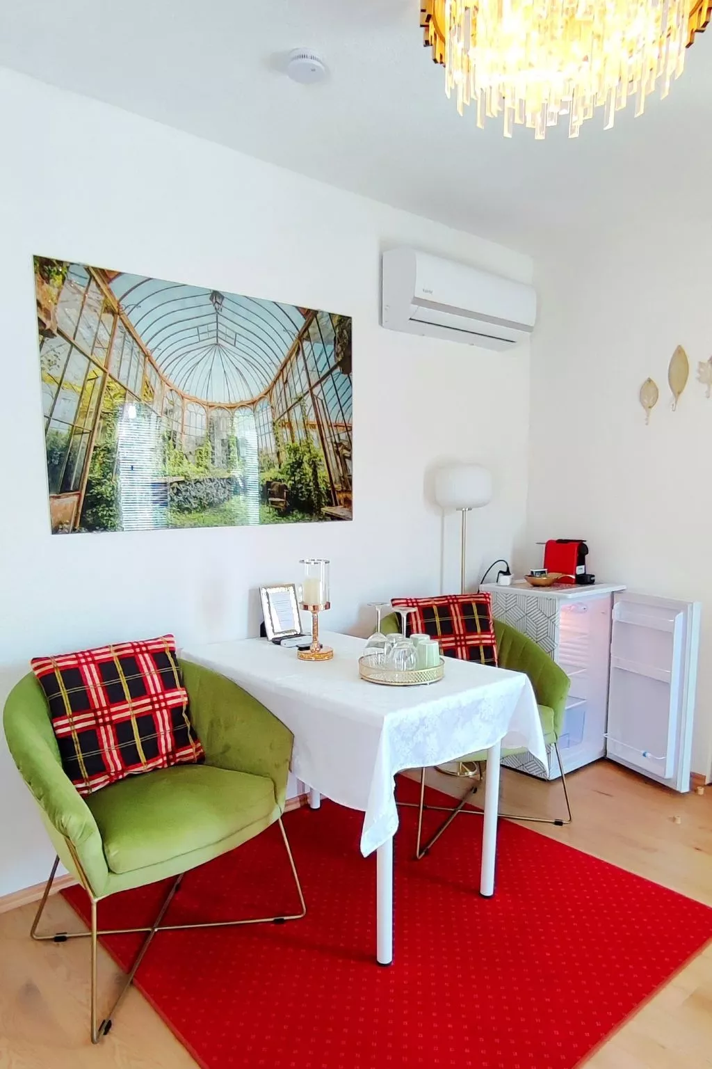 Tolles Ferienhaus mit Garten, Grill und Terrasse-Inside