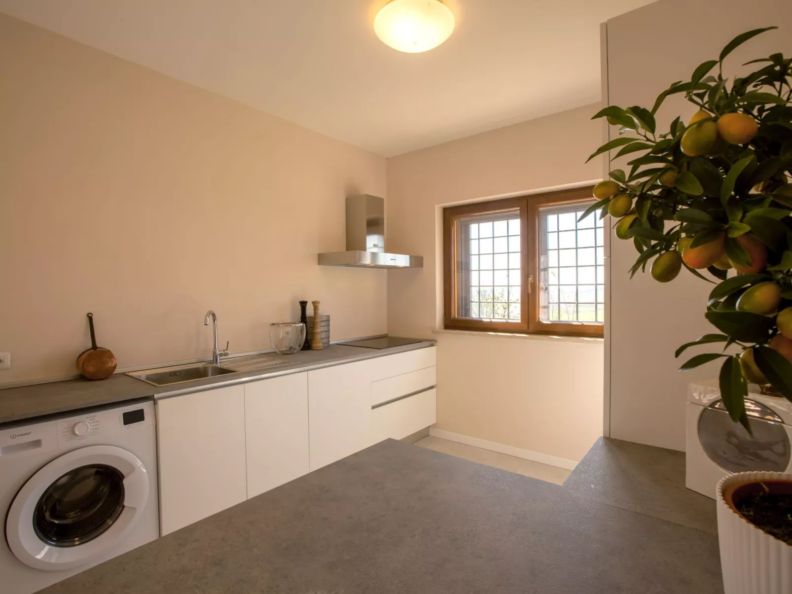 Neue Wohnung mit 2 Zimmern, Veranda und Pool-Drinnen