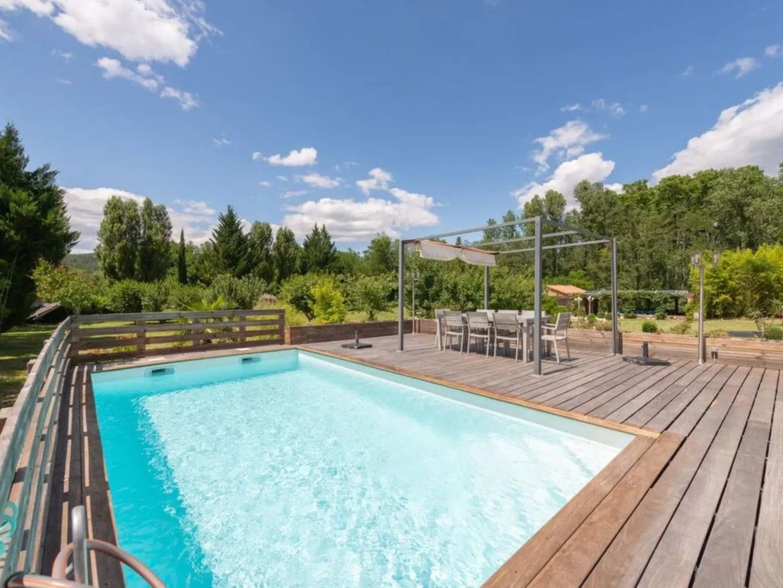 Mit Privatpool in Gagnieres-Draußen