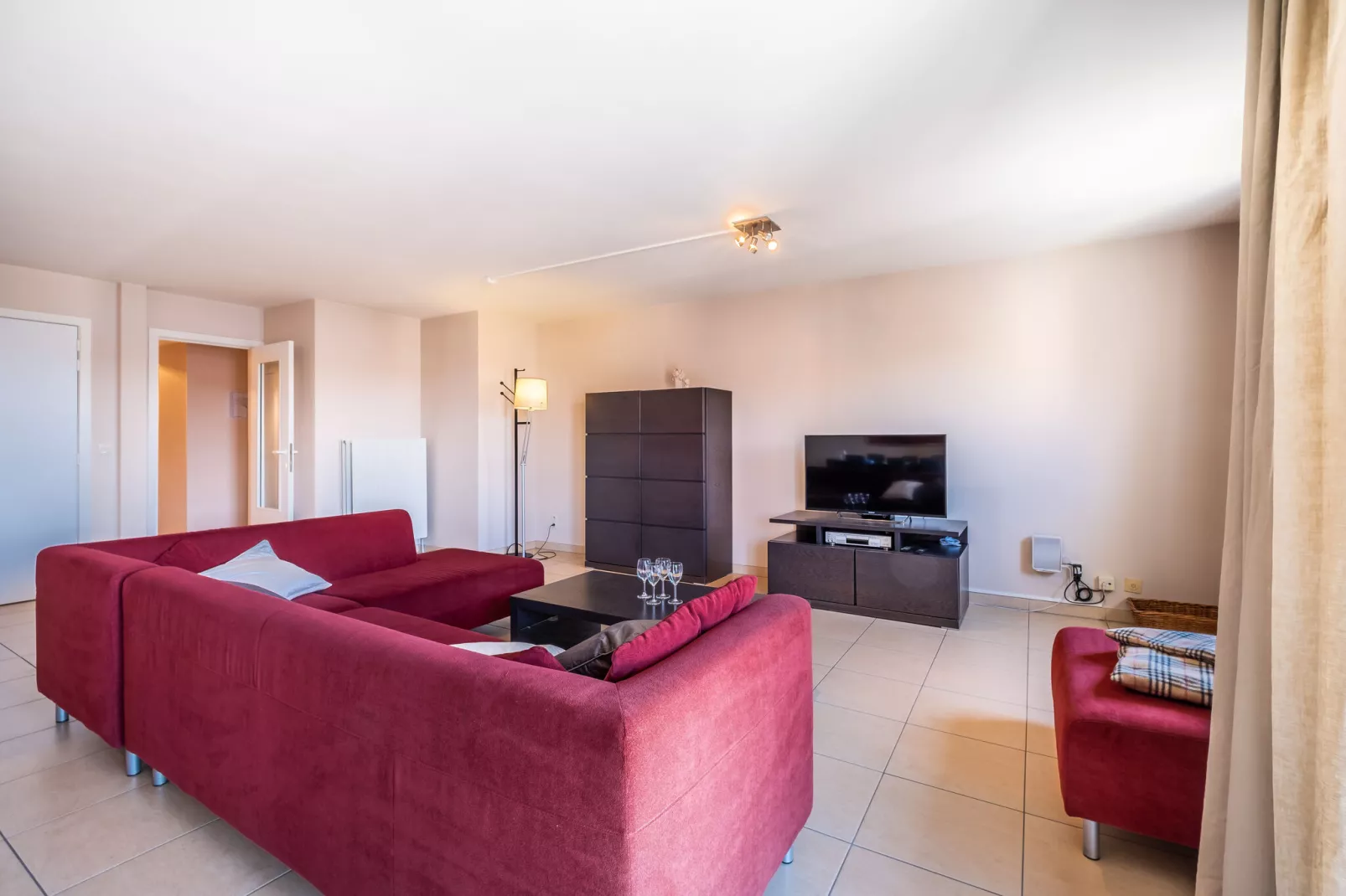 Pablo I 401 G09-Living room