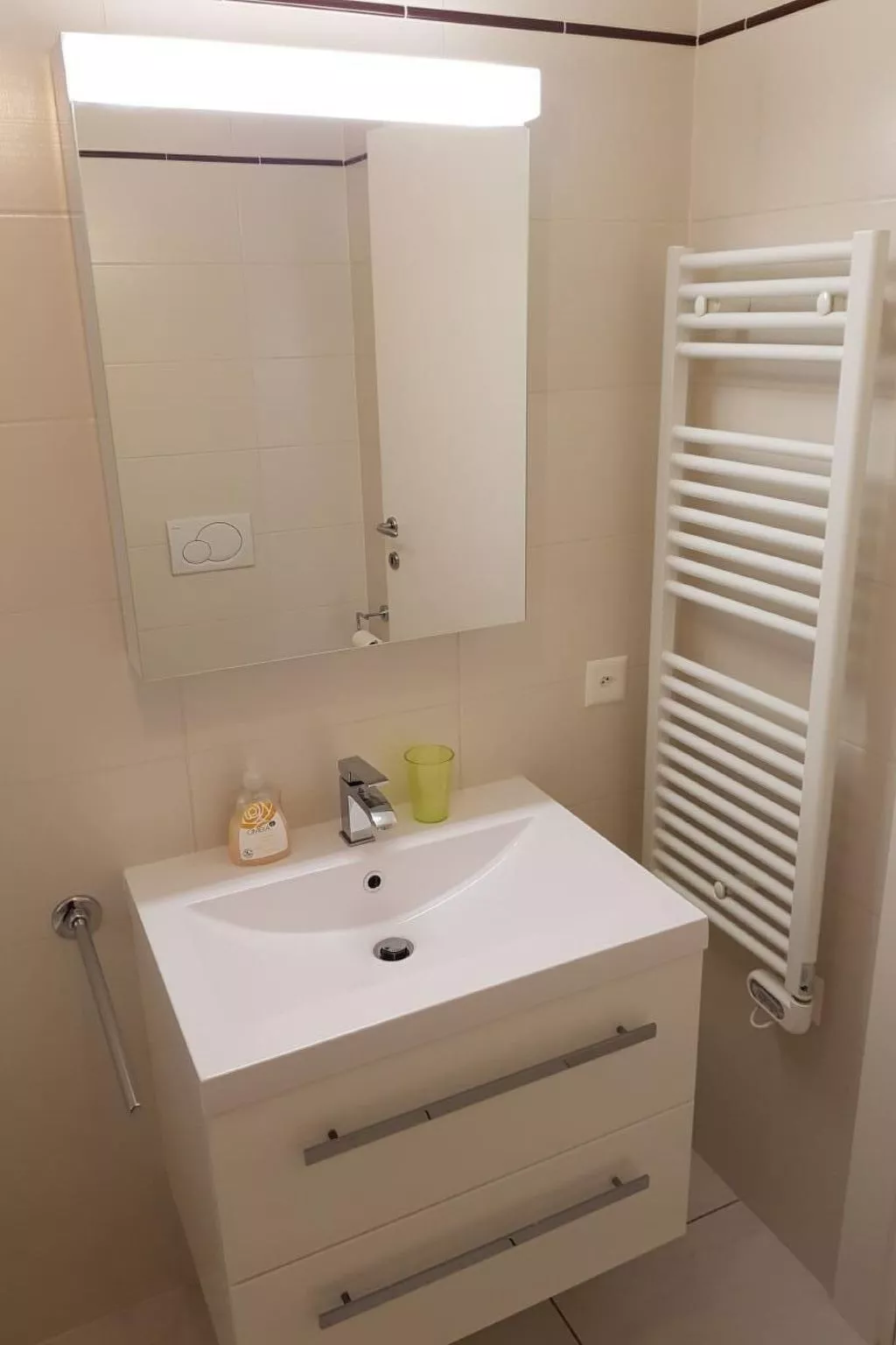 Residenza Vivian - Swan Lake Suite Apt. 304-Dedans