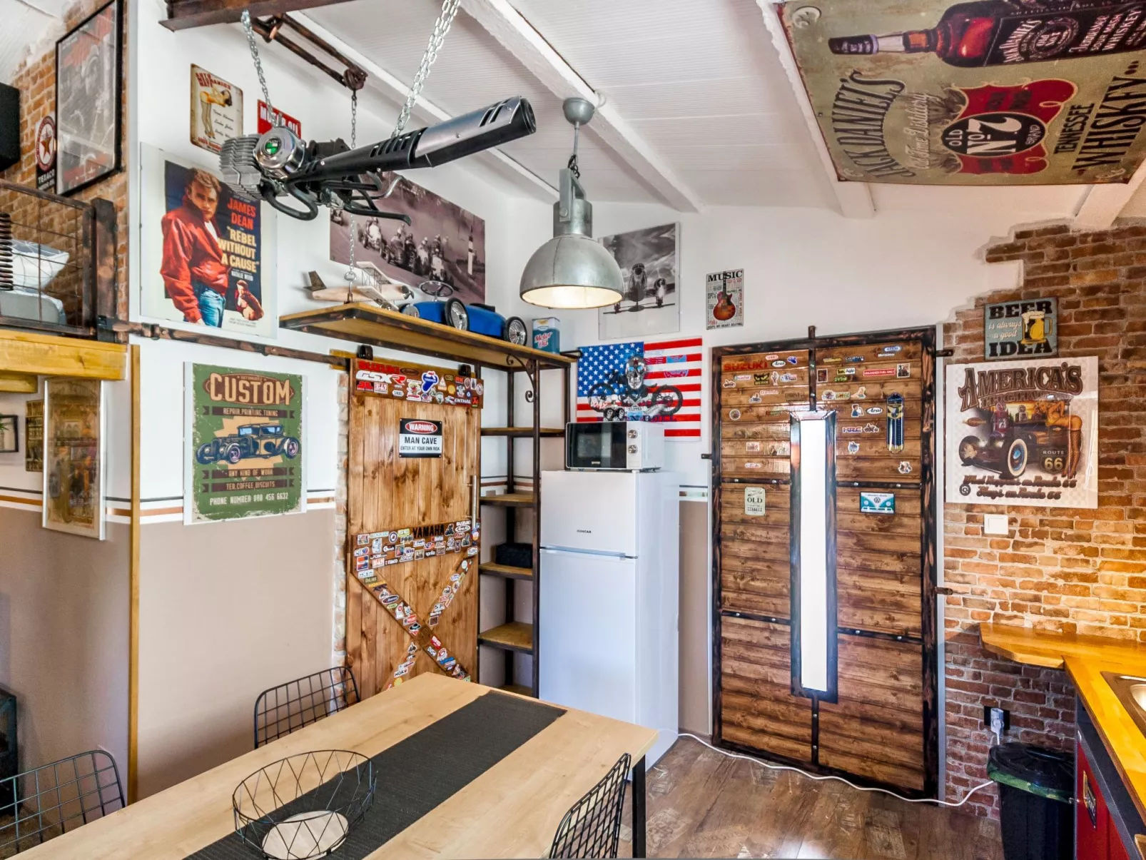 Haus im Industriestil Eni mit privatem Parkplatz-Drinnen