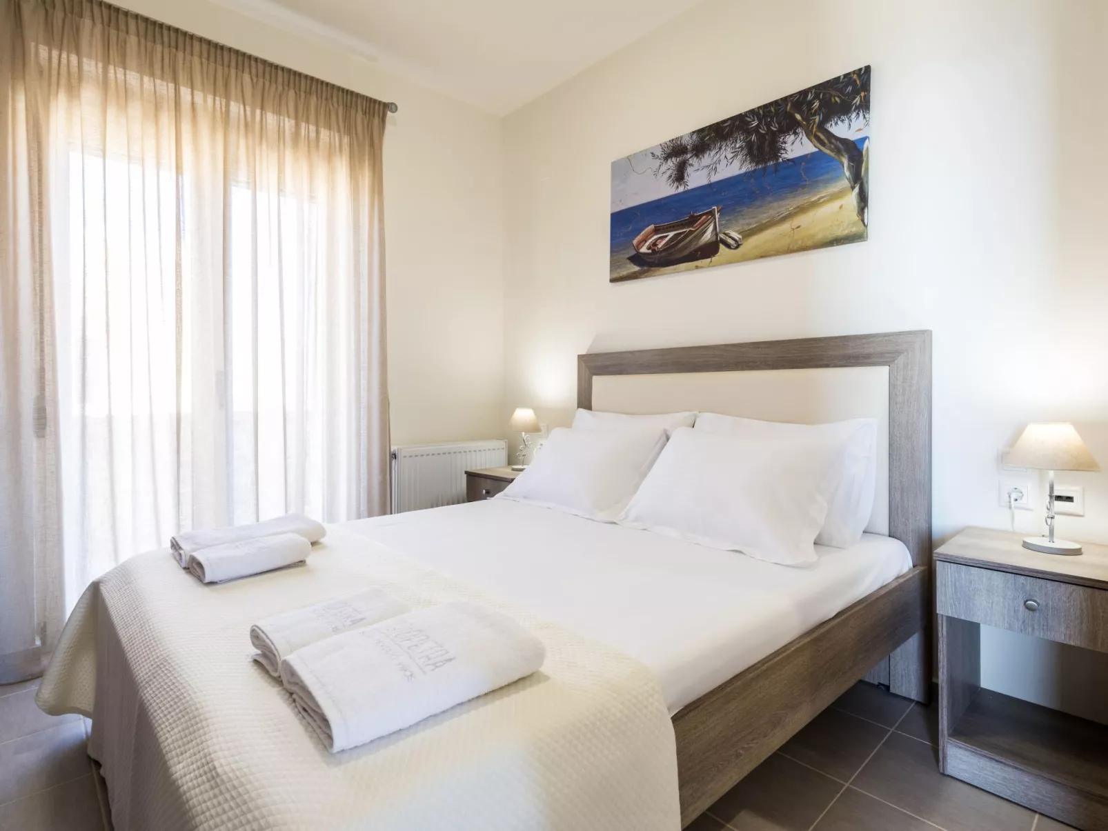 Elegante Villa an der Küste mit privatem Pool-Drinnen