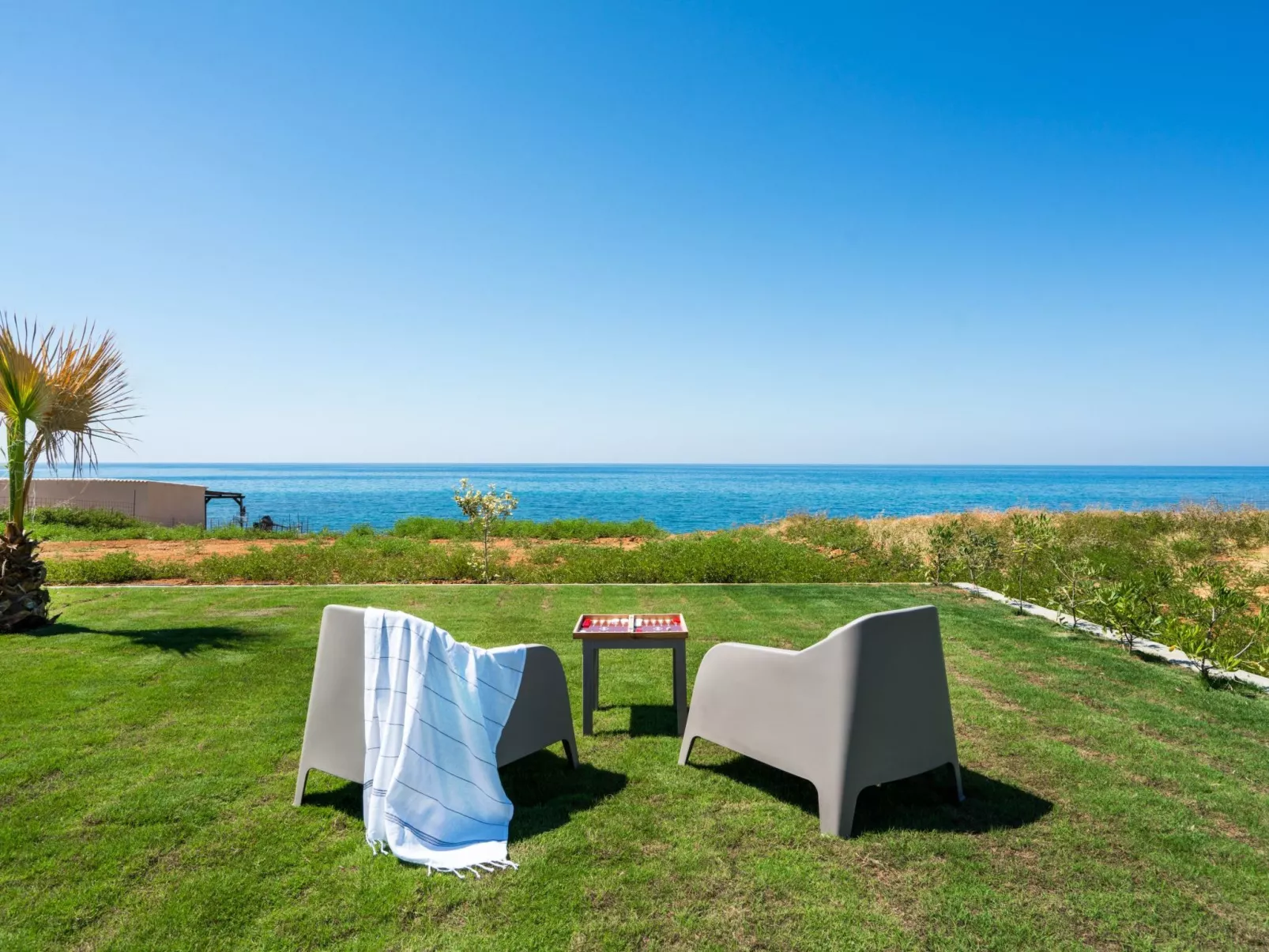 Villa am Strand mit Pool, Kinderbereich und BBQ-Inside