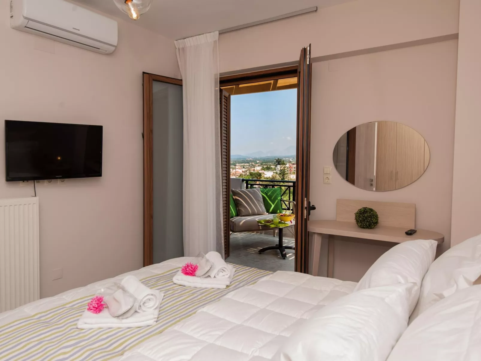 Ferienvilla Natur mit Pool und Terrasse-Inside