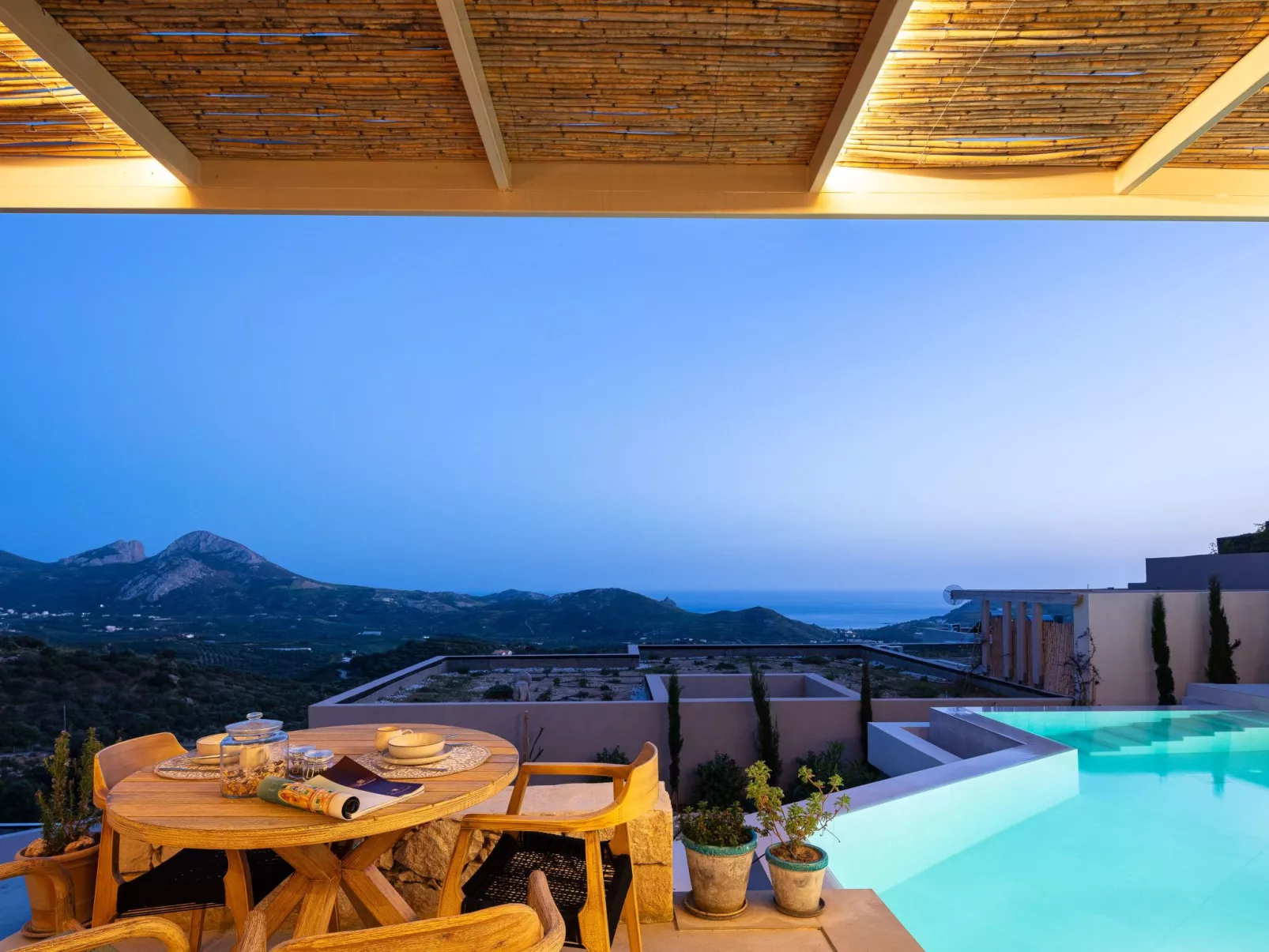 "Serenity" mit eigenem Pool-Outside