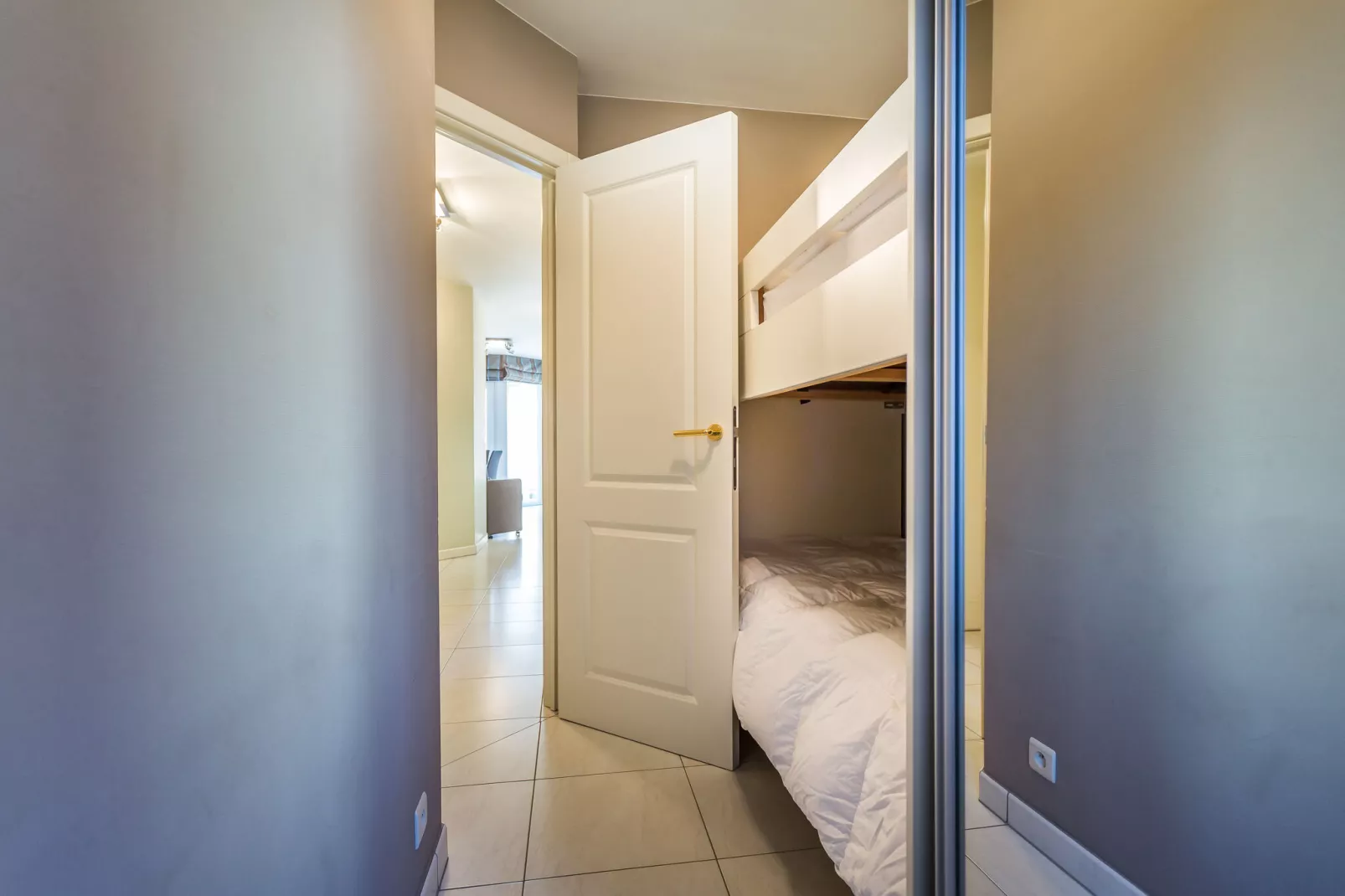 Dante 101-Bedroom