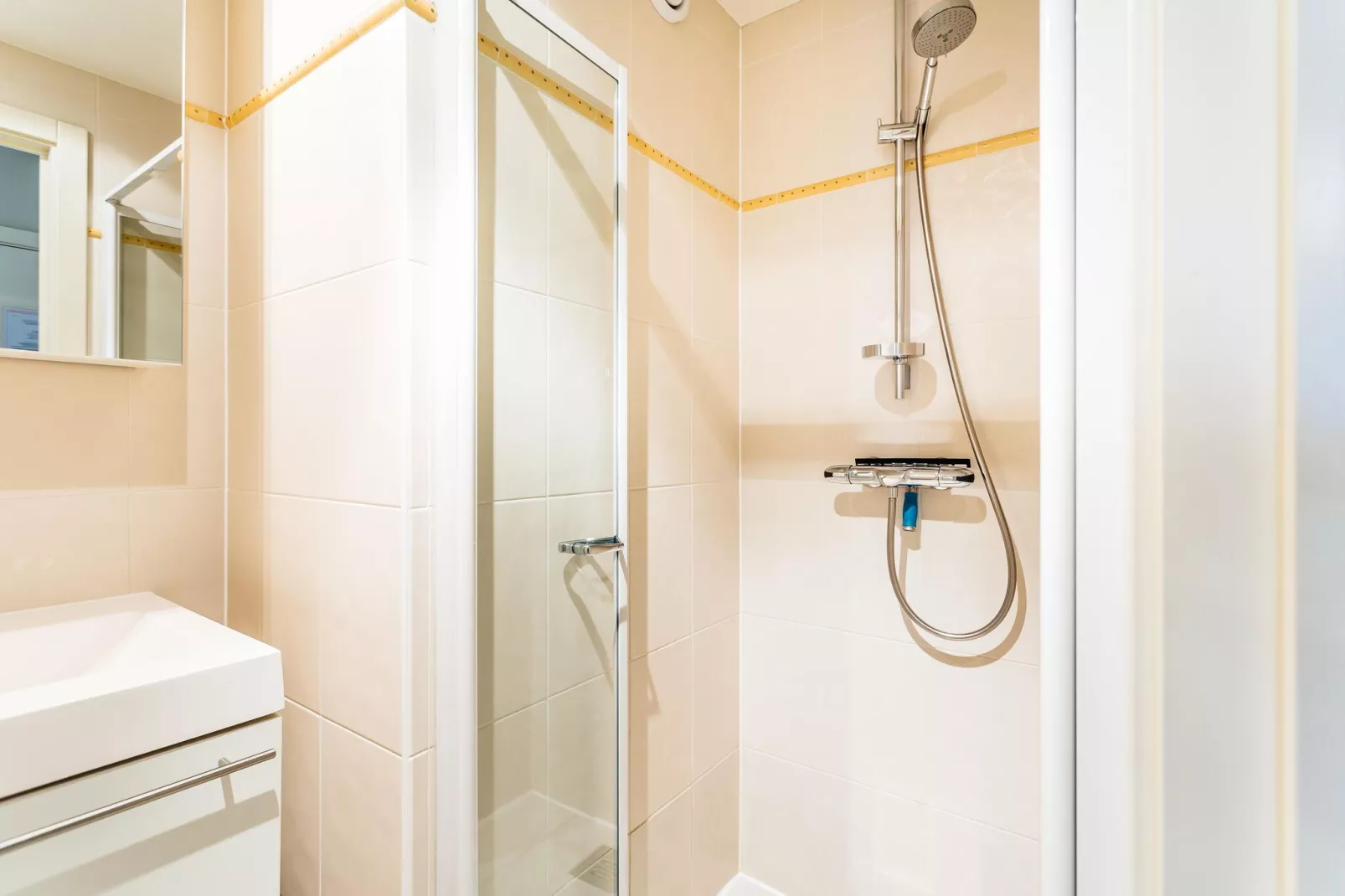 Dante 101-Bathroom
