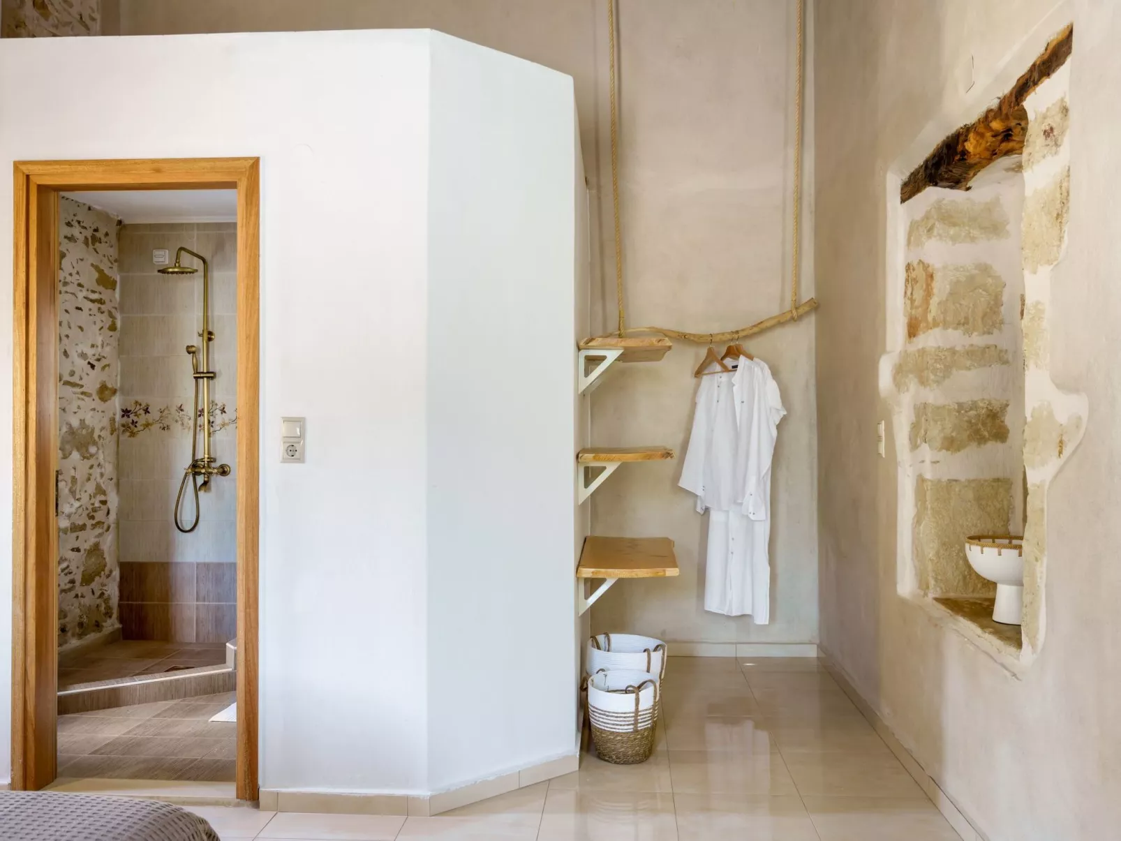 Neue Villa Myre 3, Privater Pool und 3 Wohnungen-Dedans