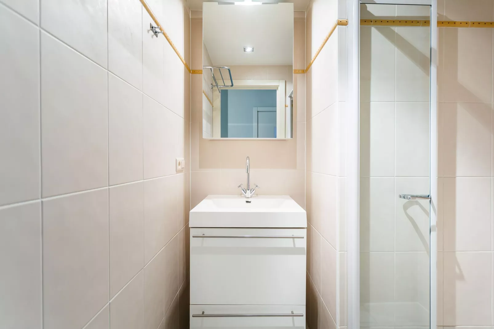 Dante 101-Bathroom