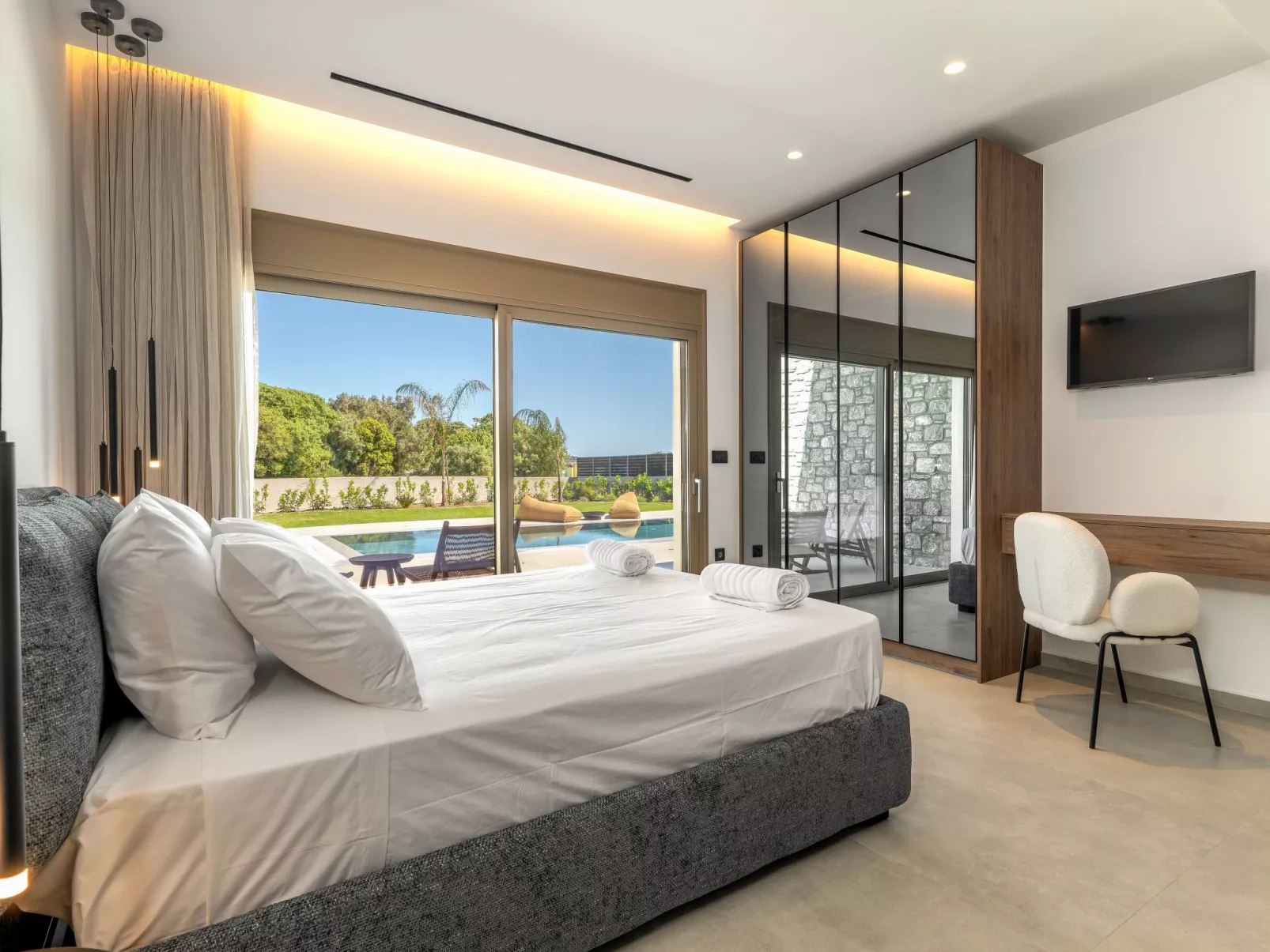 Emerald Estate-Dedans