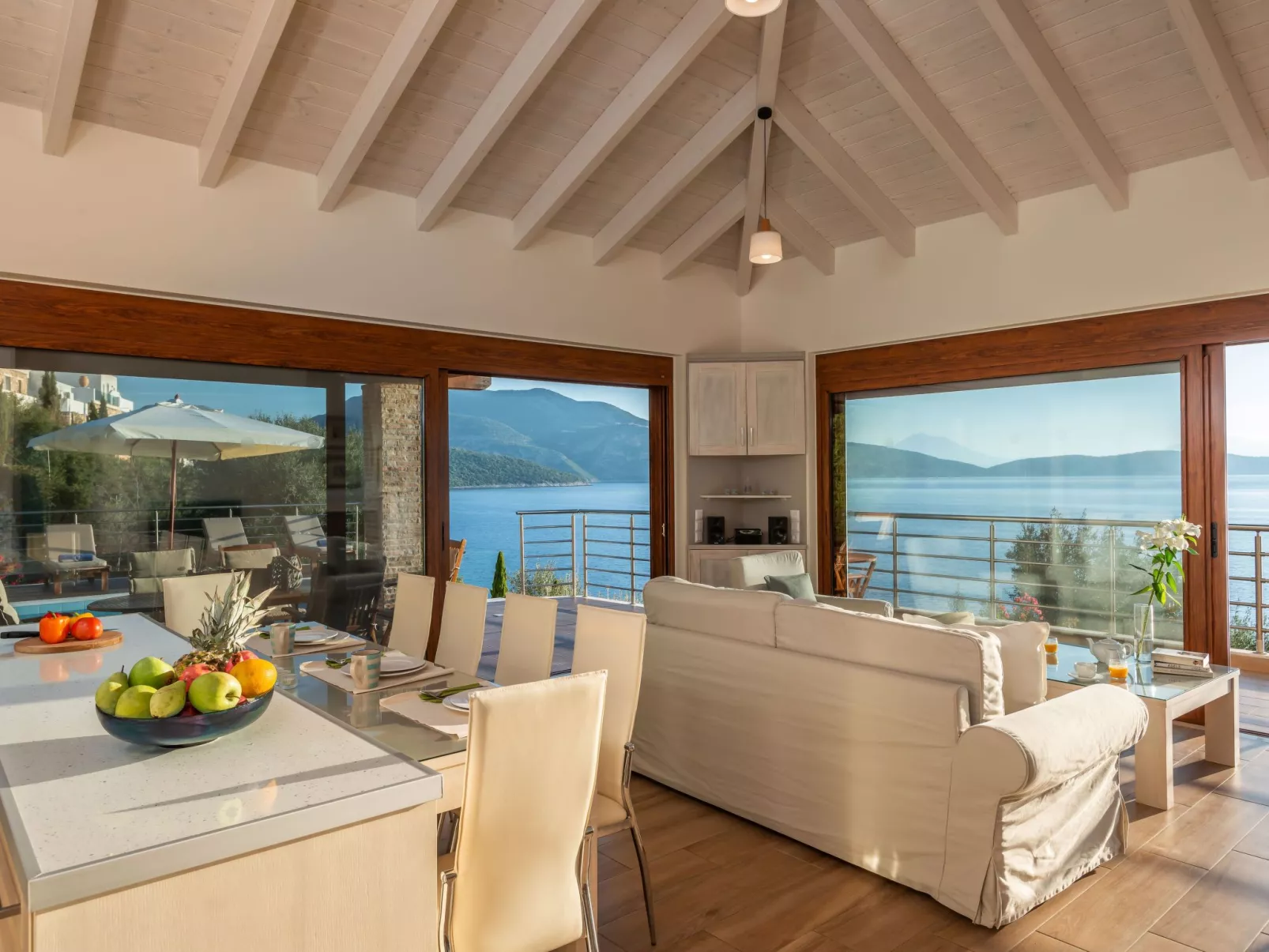 Marine Villa mit privatem Zugang zum Meer - Iris Villas-Dedans