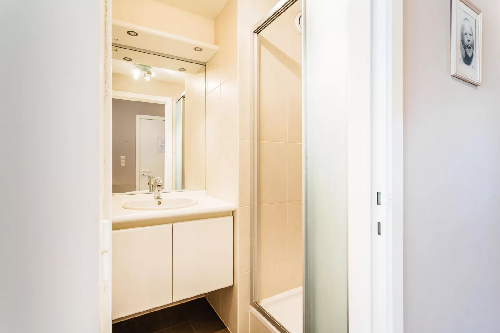 Dante 301-Bathroom