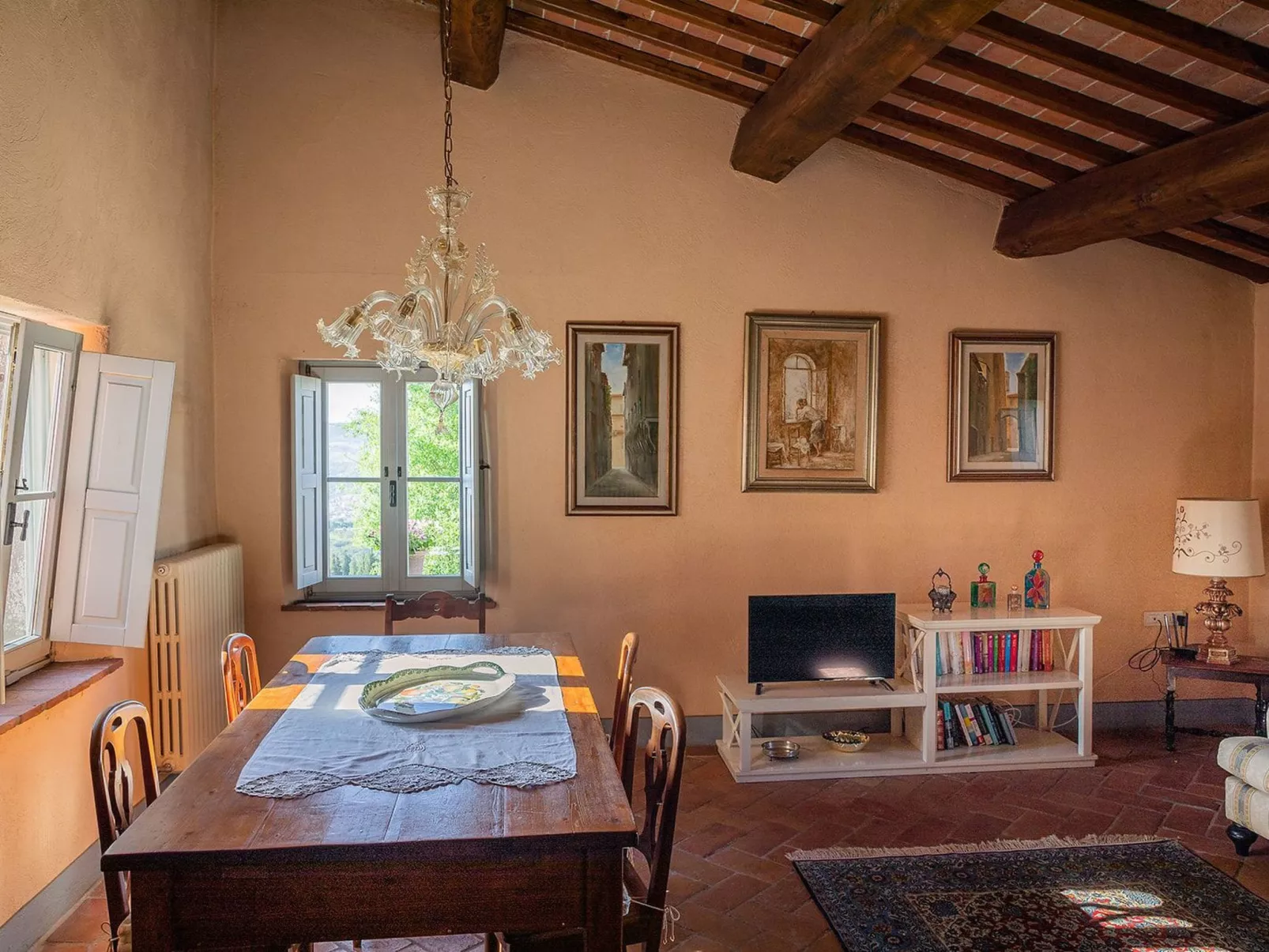 Villa 'Colle Sotto 11' mit eigenem Pool-Drinnen