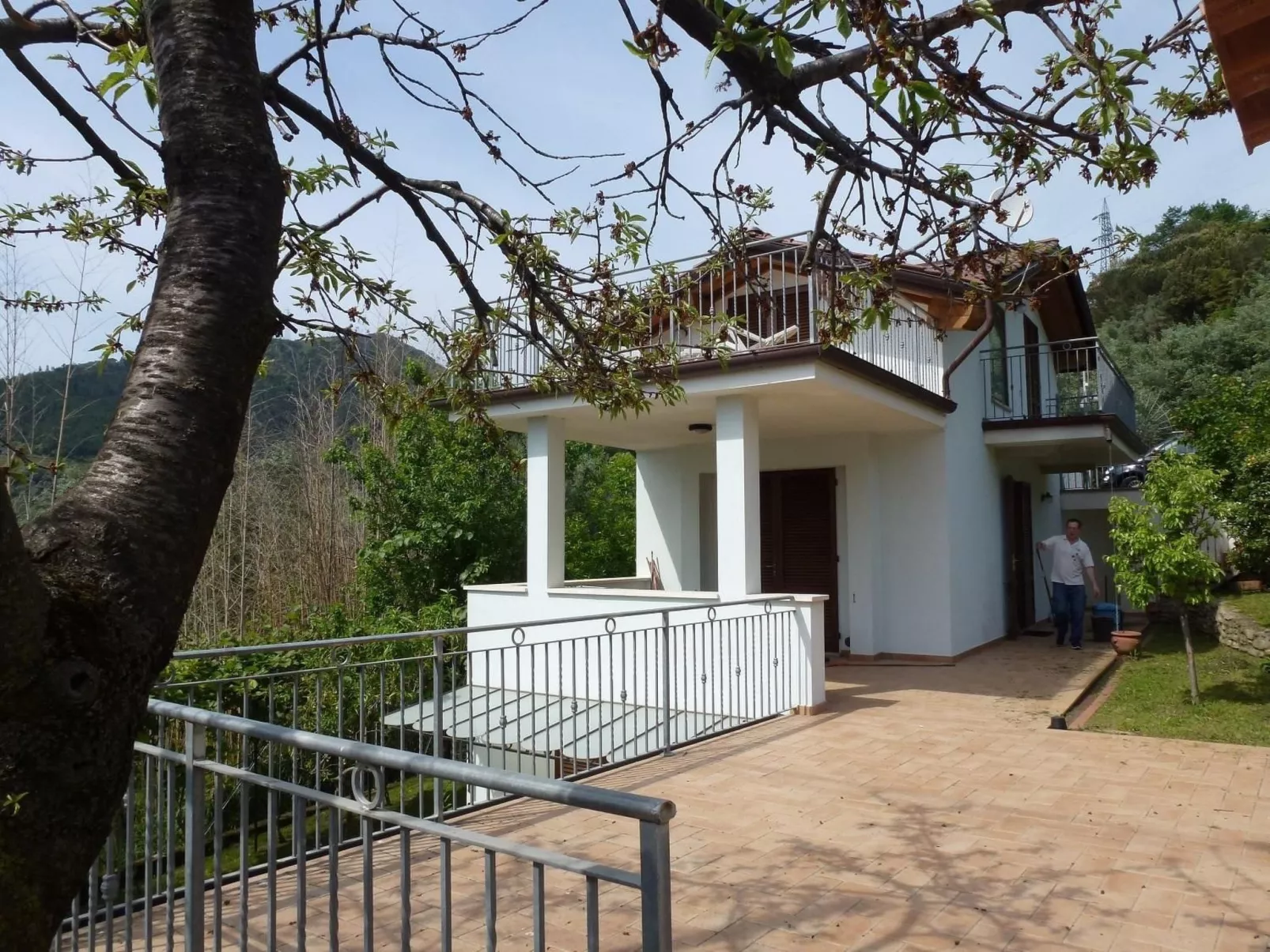 Mit Blick auf das Wasser-Dehors